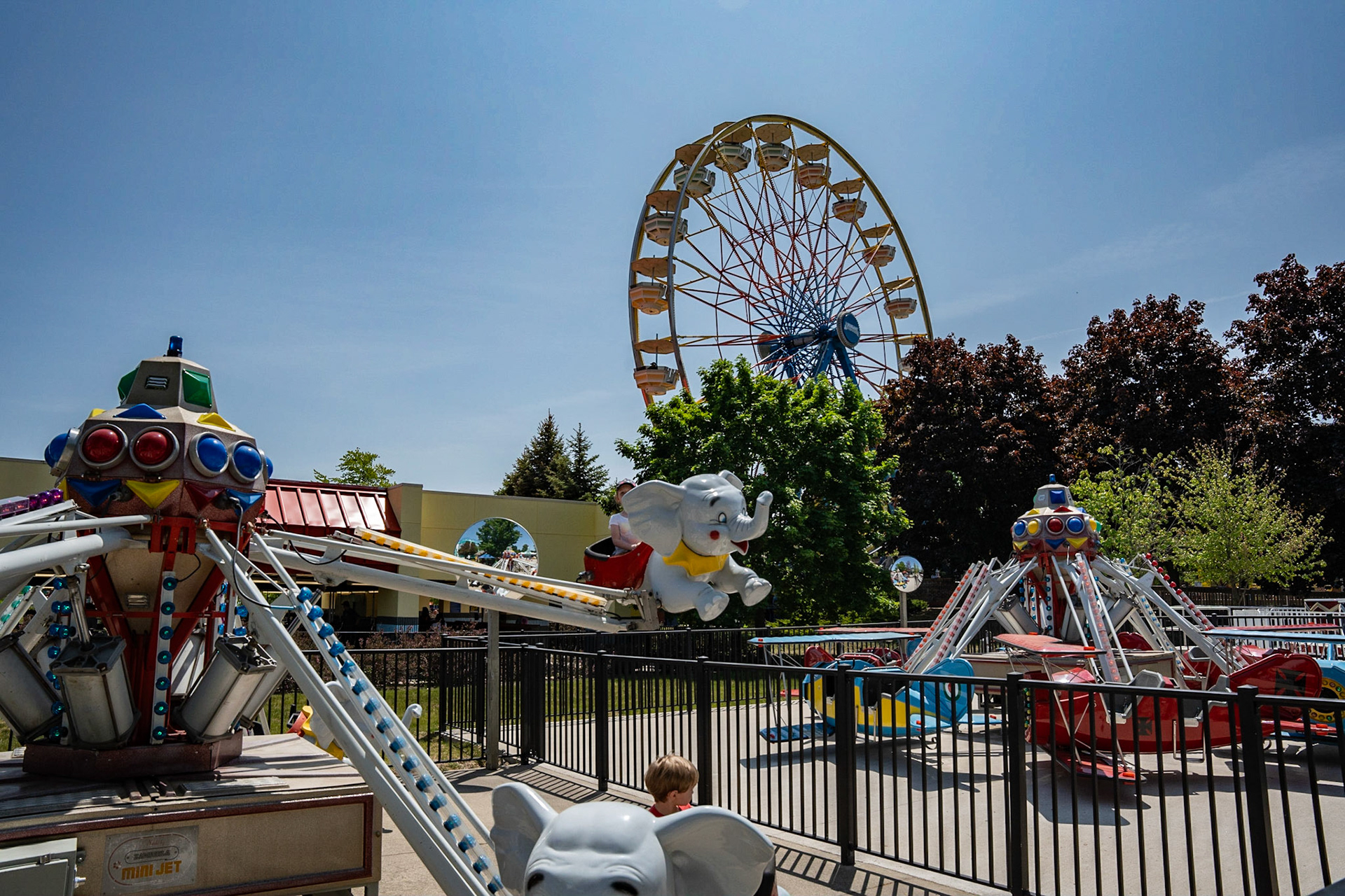 Photo by Jon Roost (www.jonroostphotos.com)