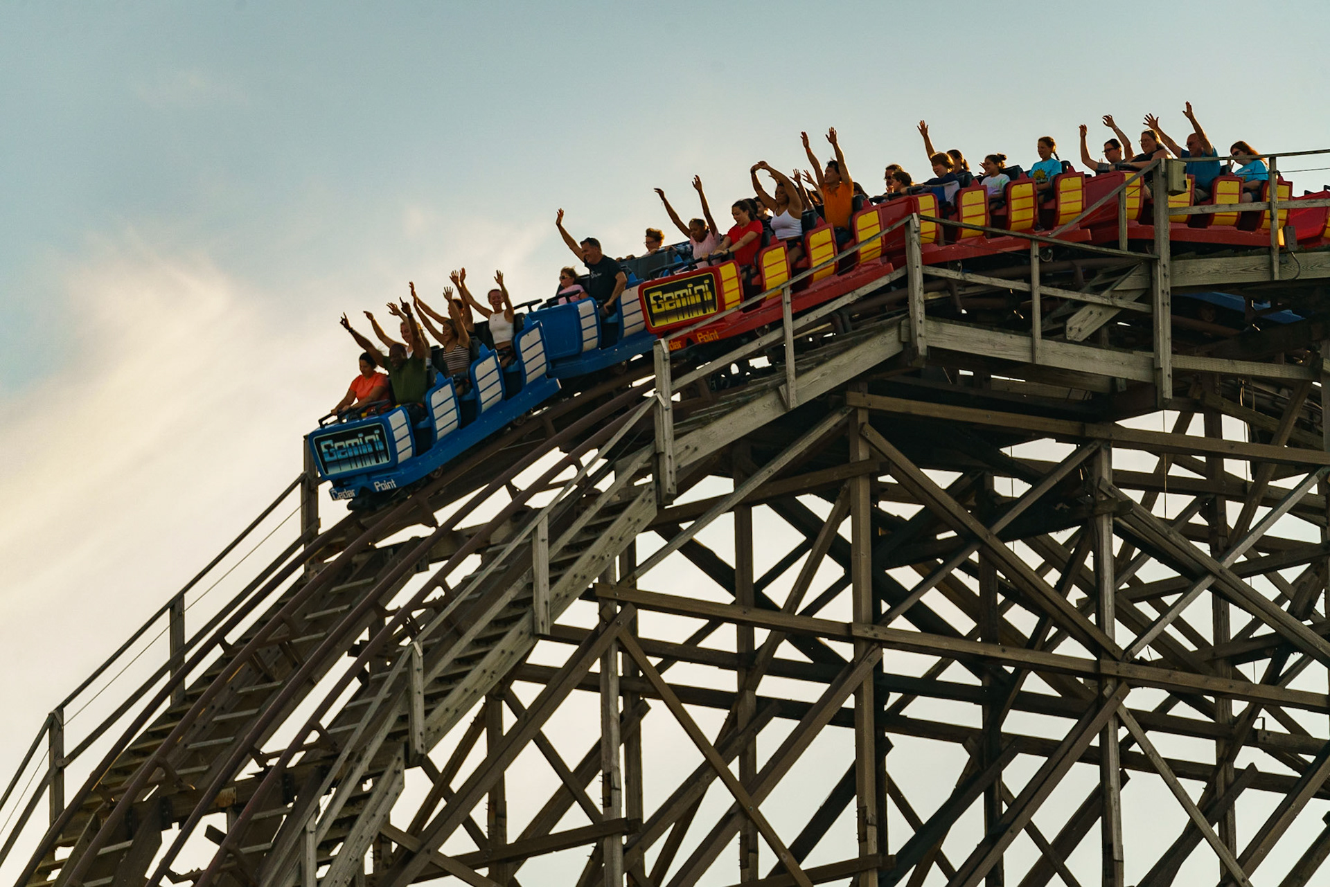 Photo by Jon Roost (www.jonroostphotos.com)