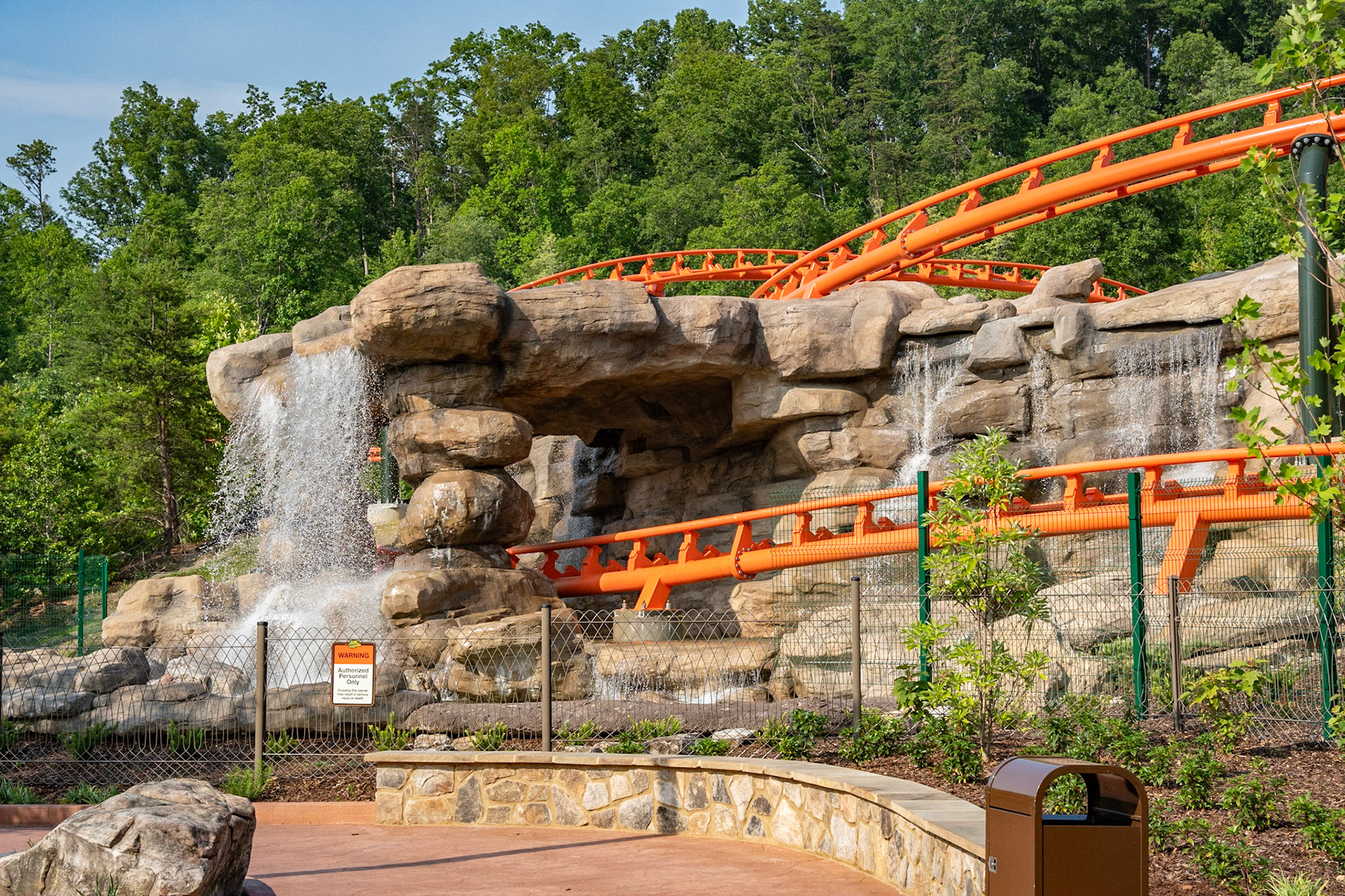 Photo by Jon Roost (www.jonroostphotos.com)