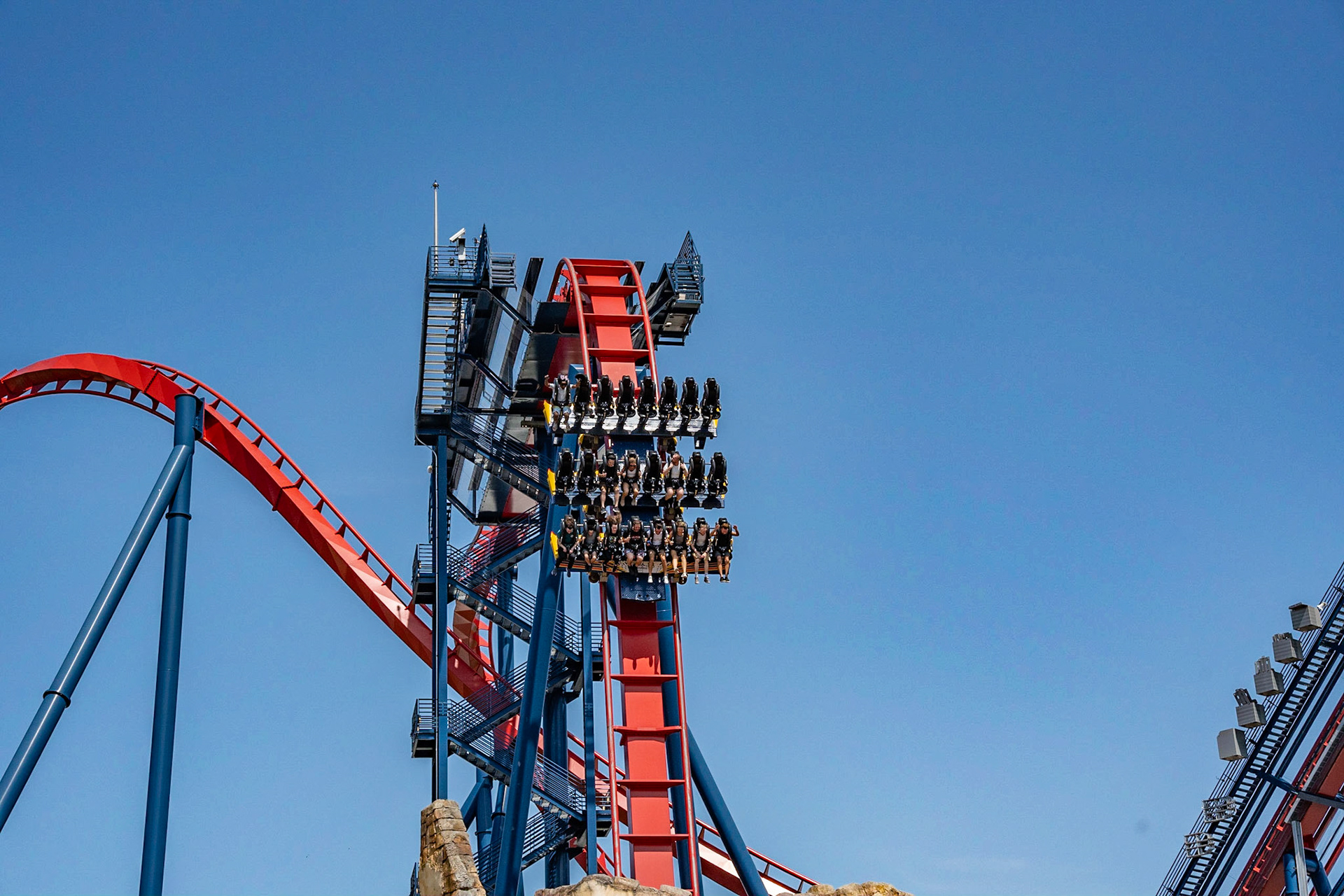 Photo by Jon Roost (www.jonroostphotos.com)