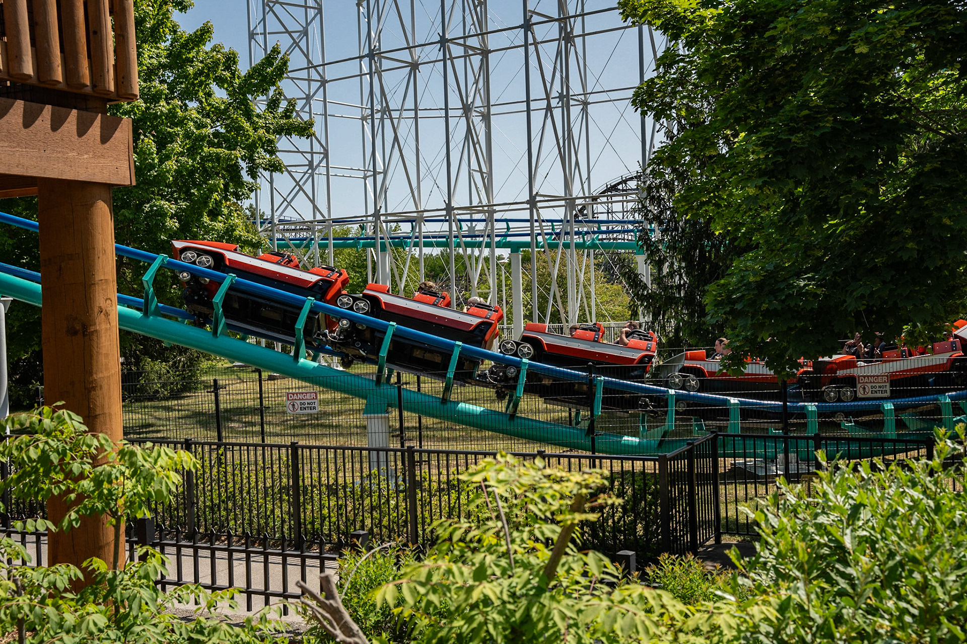 Photo by Jon Roost (www.jonroostphotos.com)