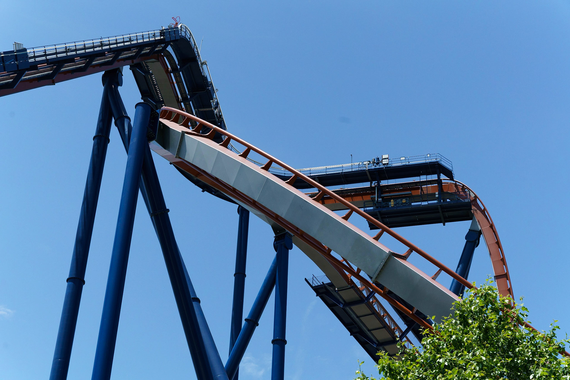 Photo by Jon Roost (www.jonroostphotos.com)