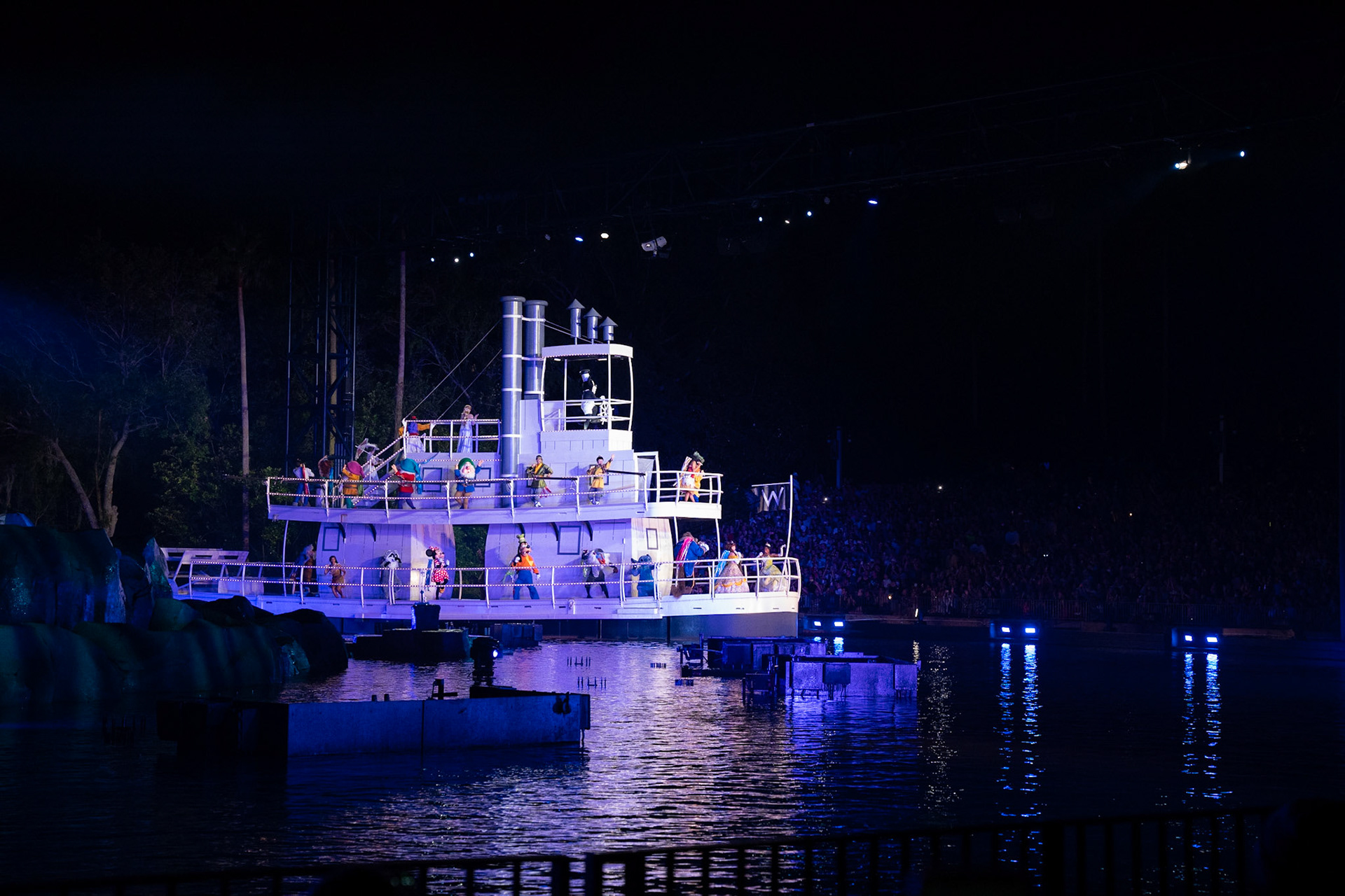 Photo by Jon Roost (www.jonroostphotos.com)