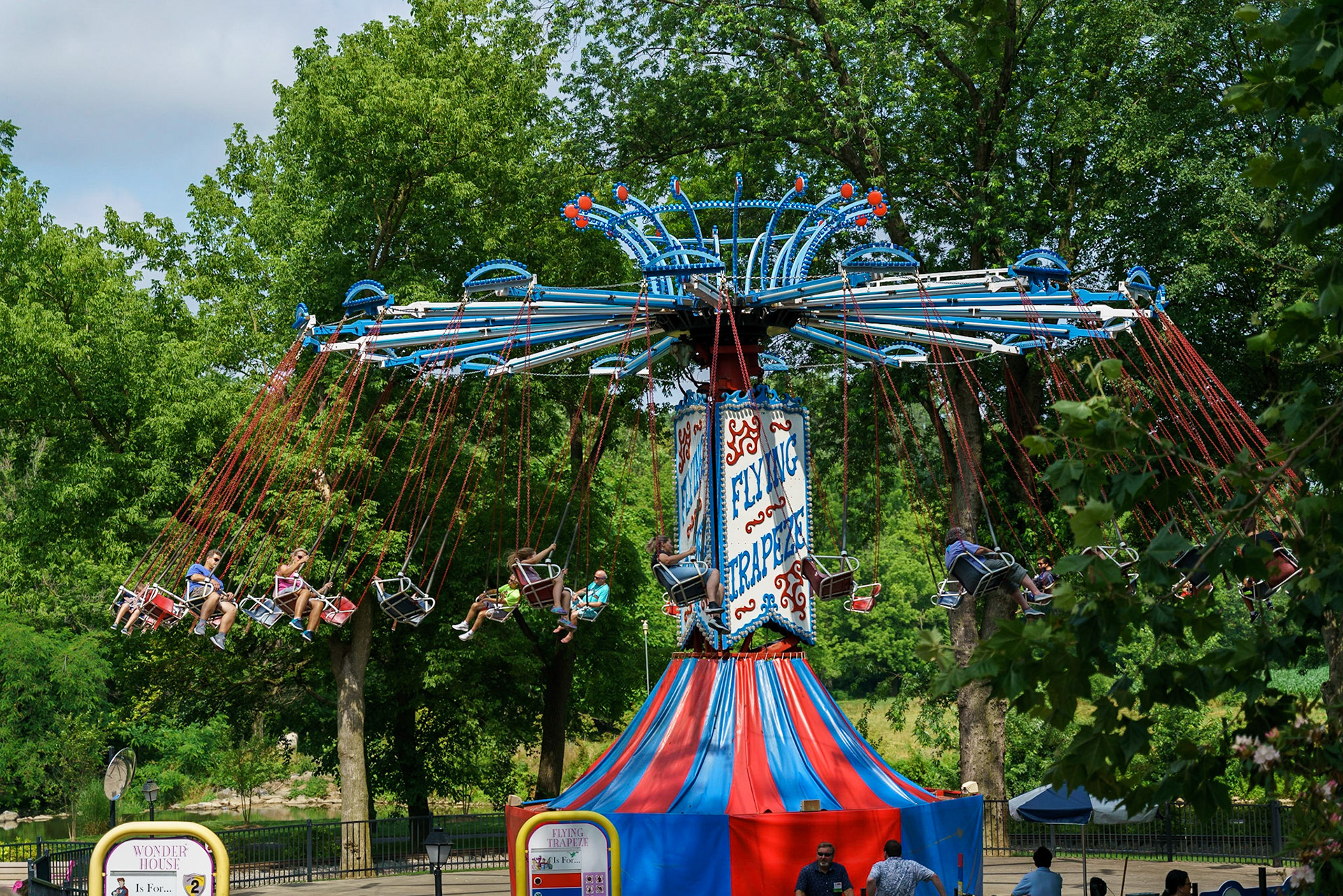 Photo by Jon Roost (www.jonroostphotos.com)