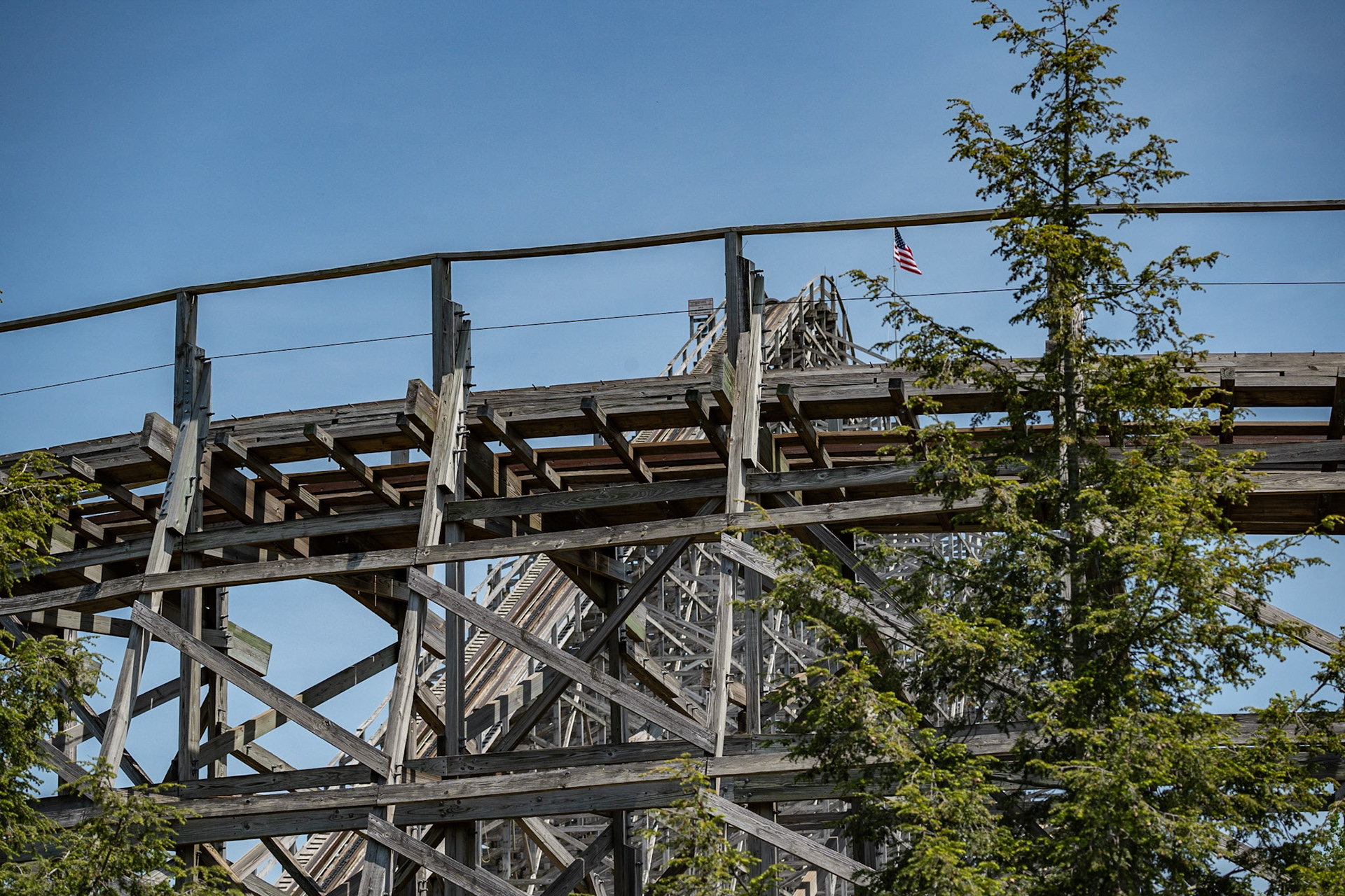 Photo by Jon Roost (www.jonroostphotos.com)