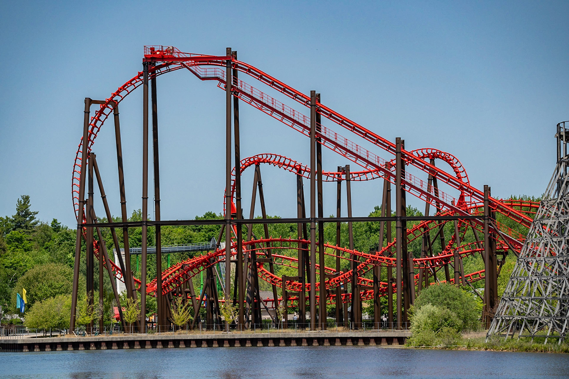 Photo by Jon Roost (www.jonroostphotos.com)