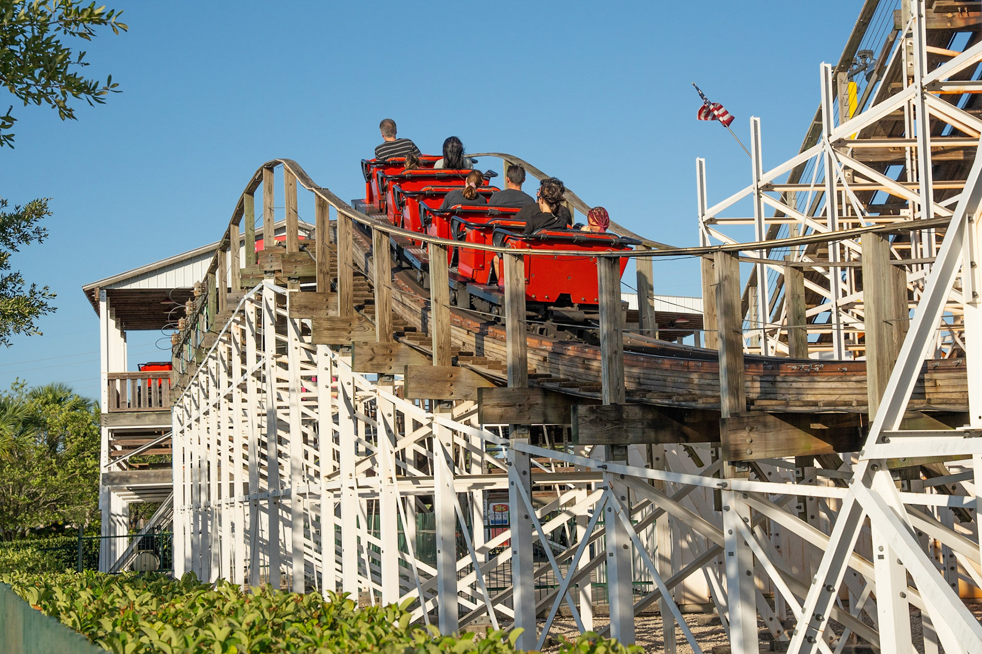 Photo by Jon Roost (www.jonroostphotos.com)