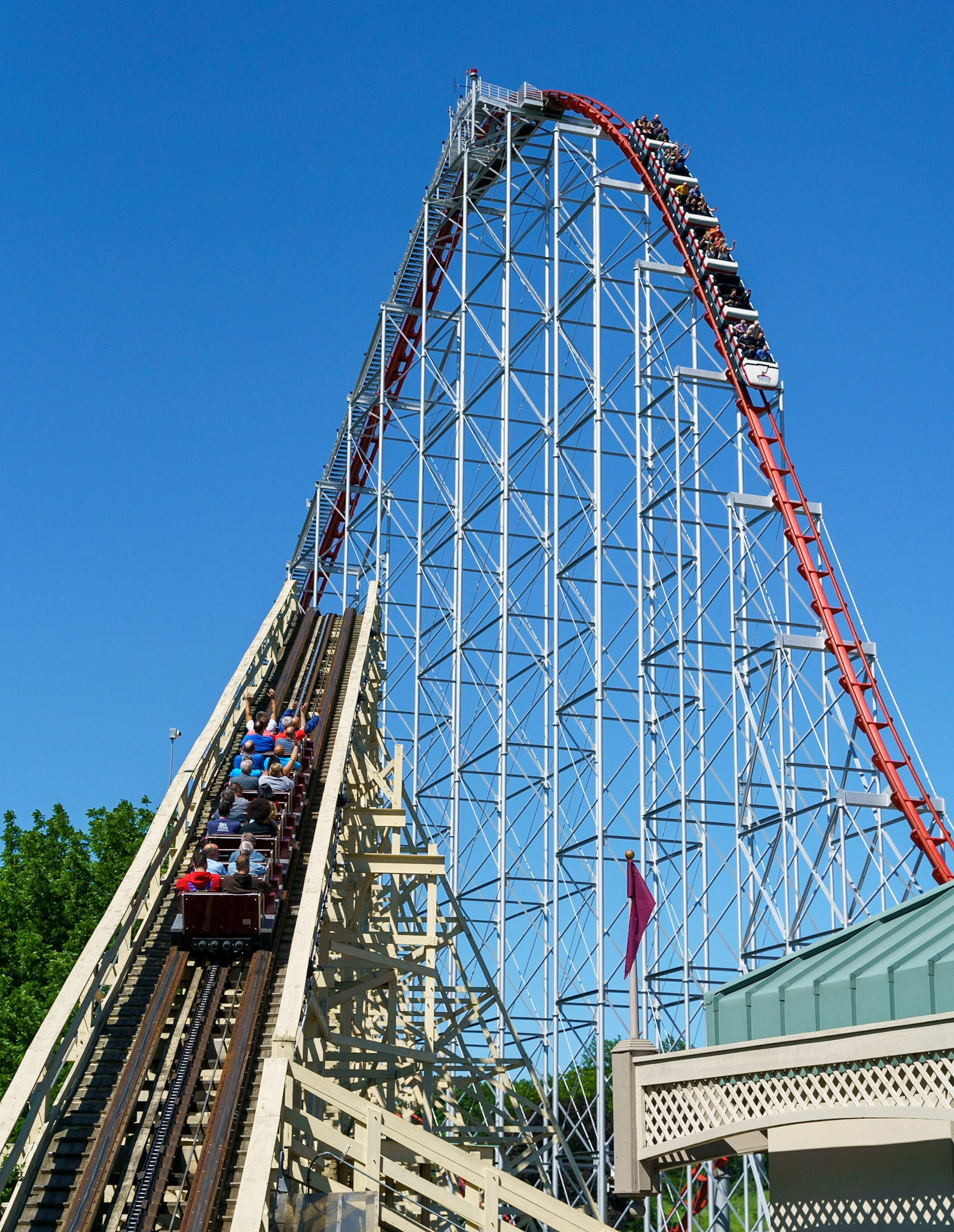 Photo by Jon Roost (www.jonroostphotos.com)