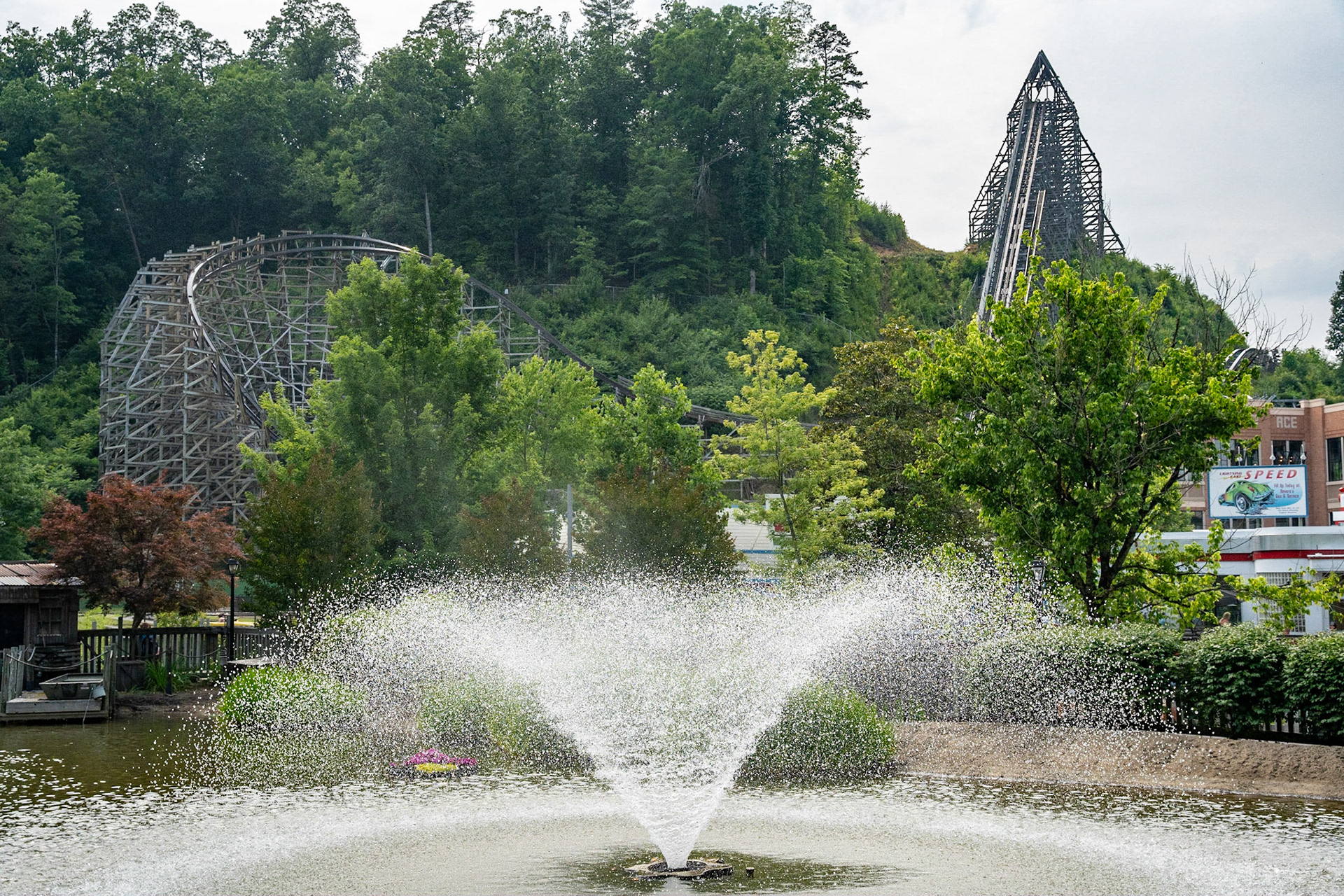 Photo by Jon Roost (www.jonroostphotos.com)