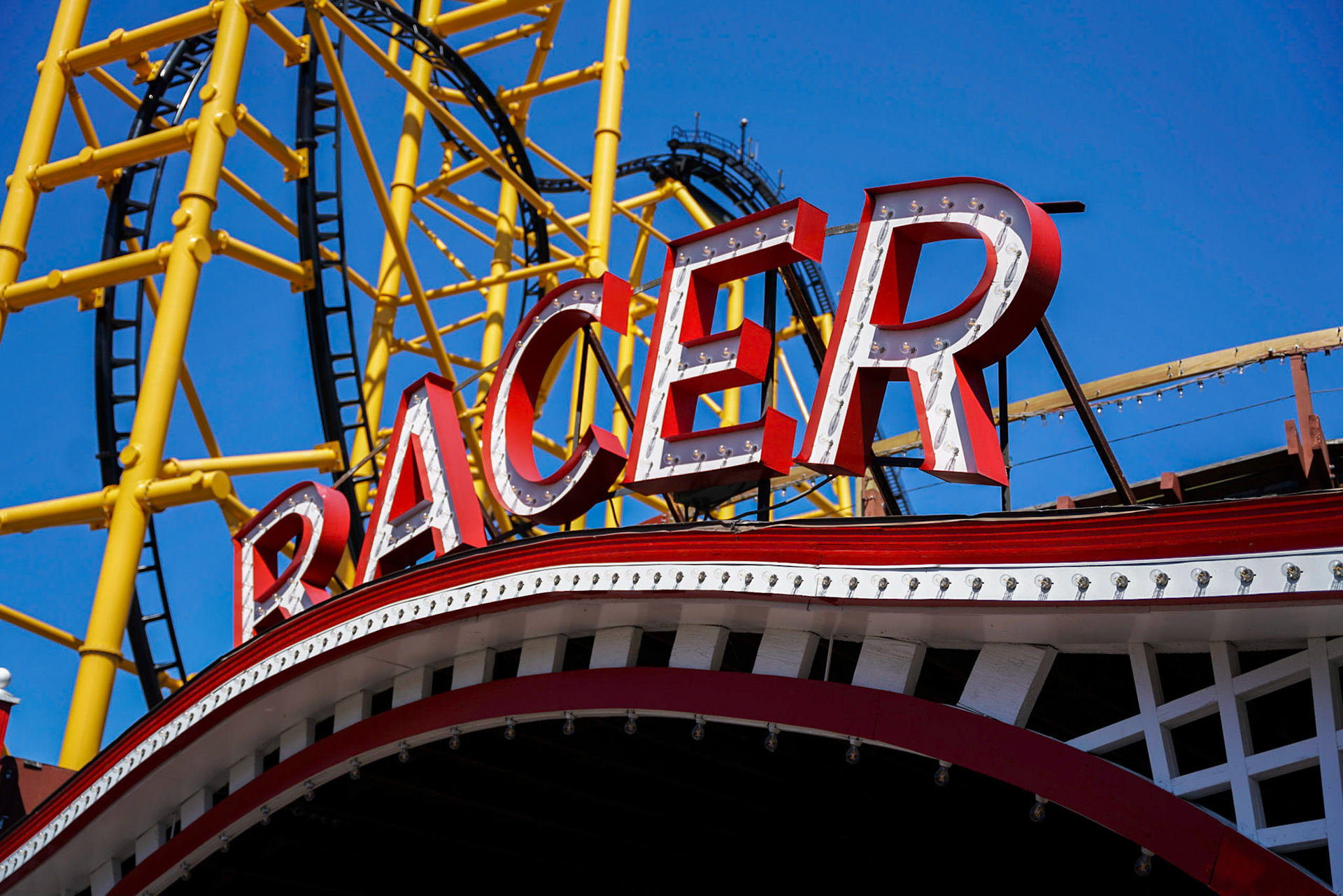 Photo by Jon Roost (www.jonroostphotos.com)