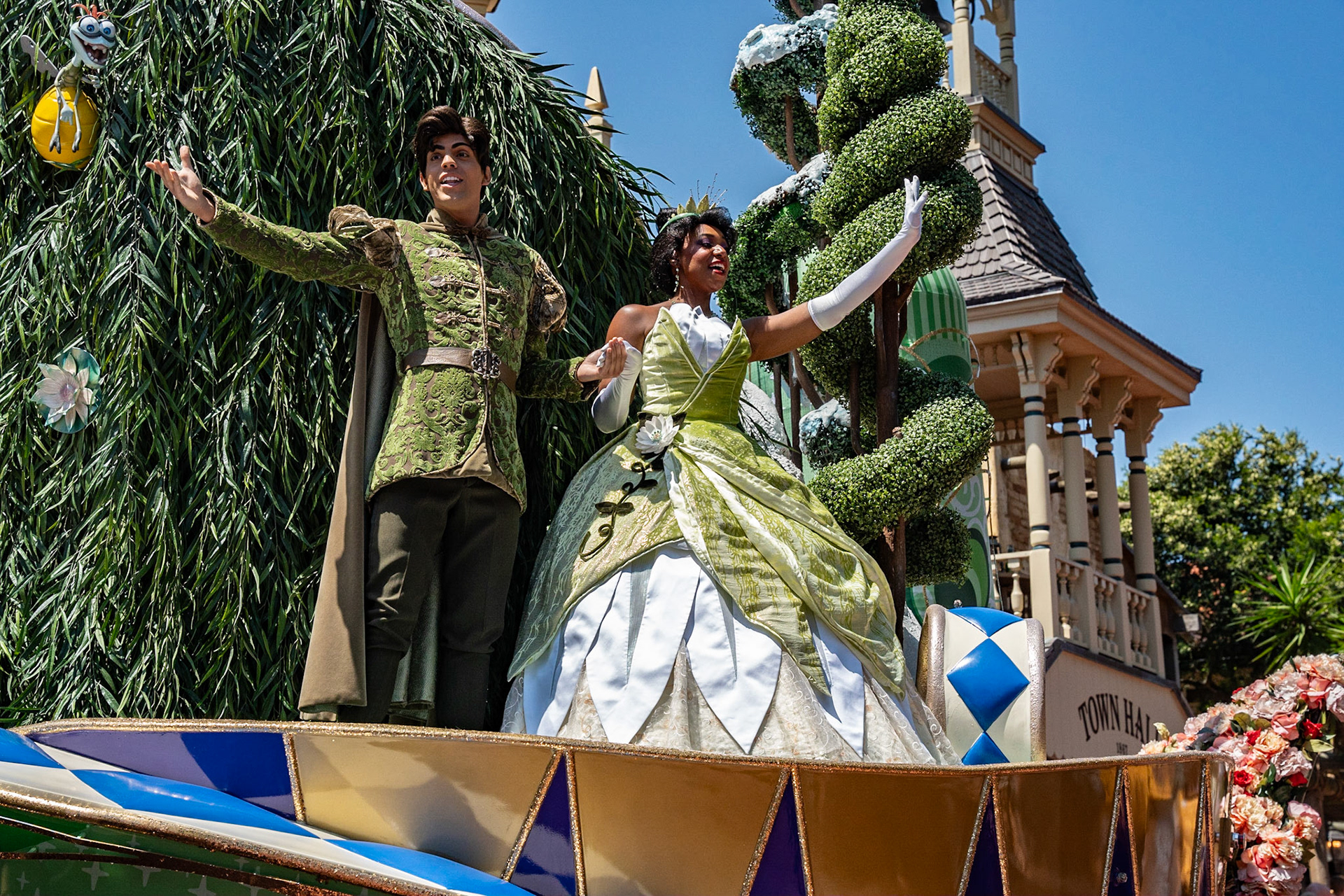 Photo by Jon Roost (www.jonroostphotos.com)