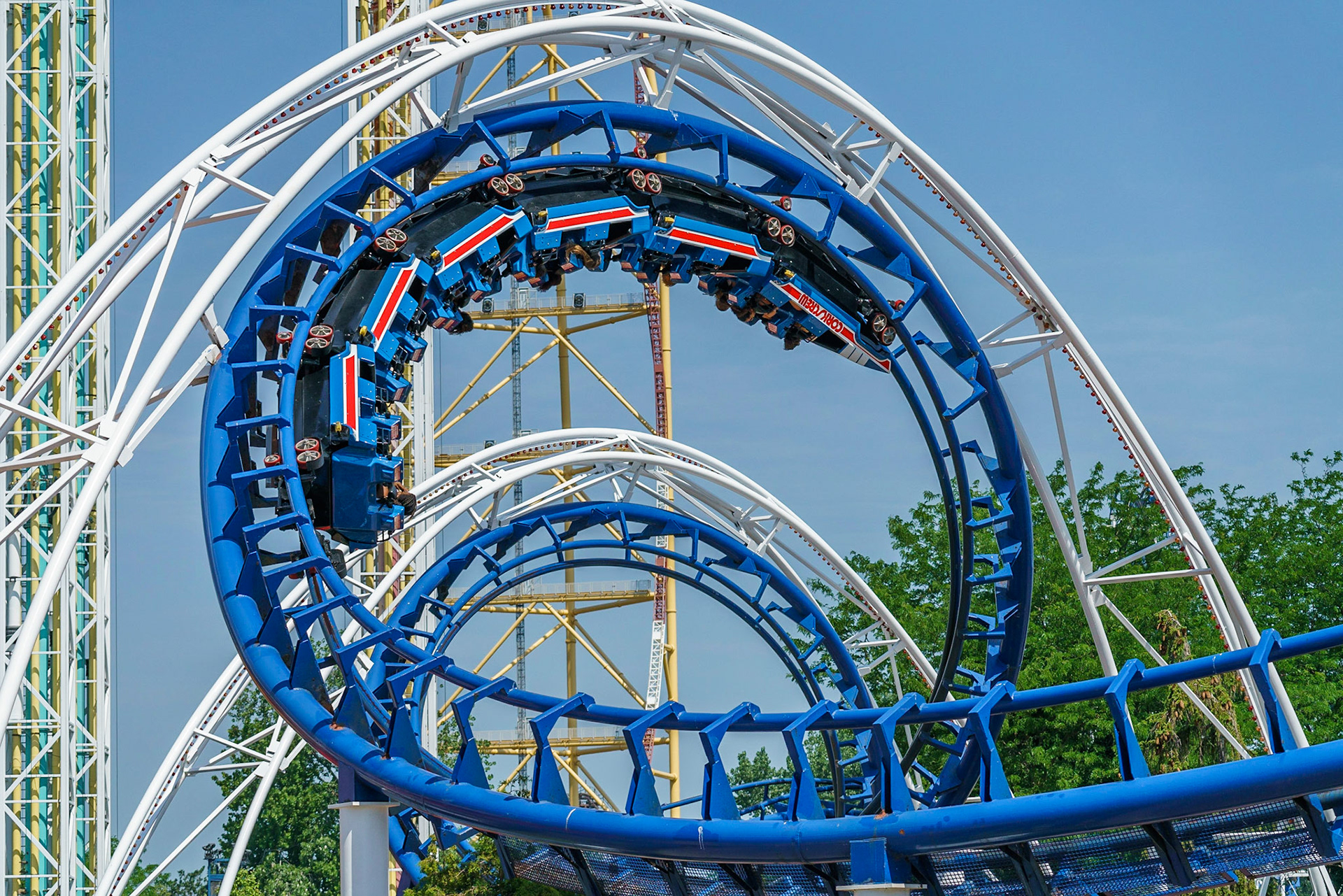 Photo by Jon Roost (www.jonroostphotos.com)