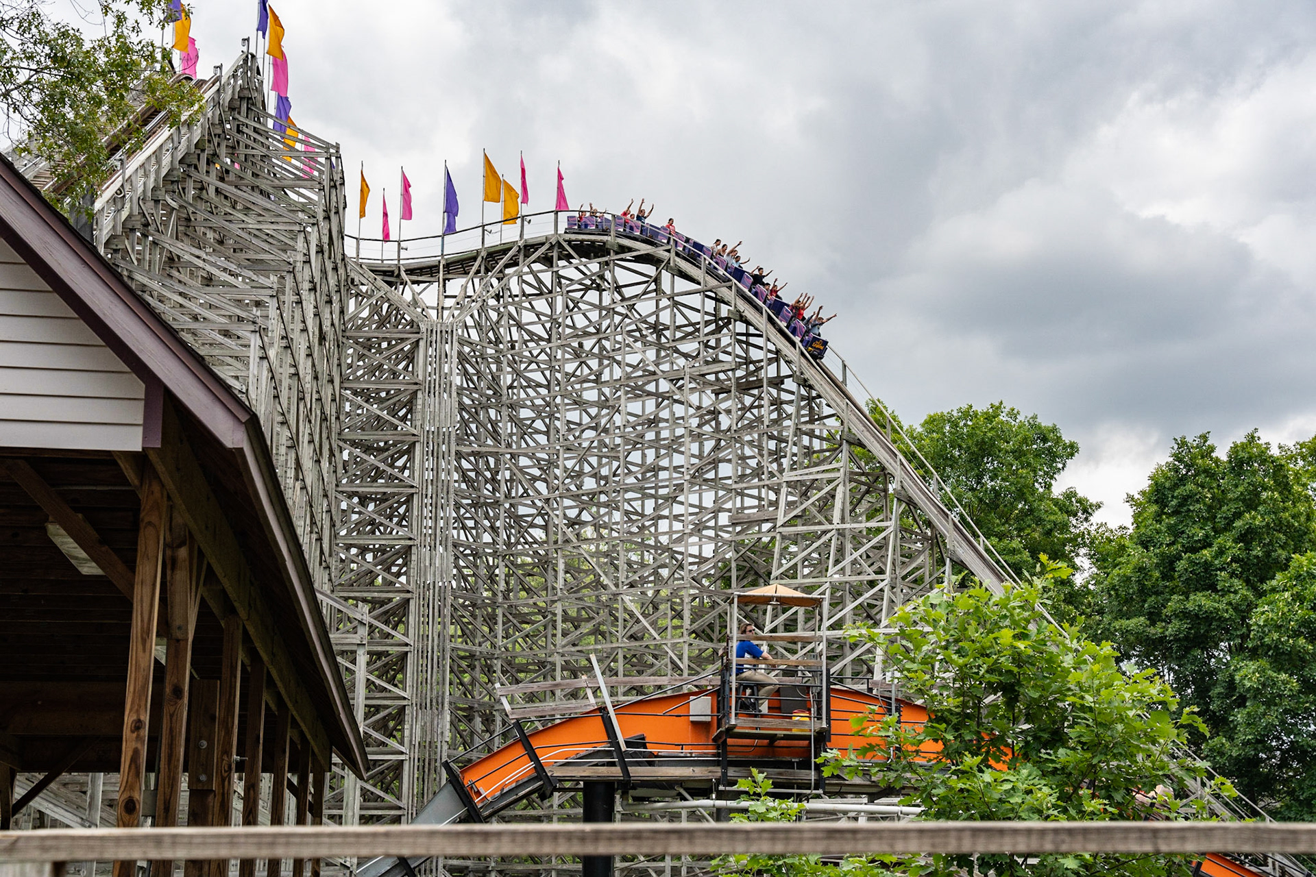 Photo by Jon Roost (www.jonroostphotos.com)