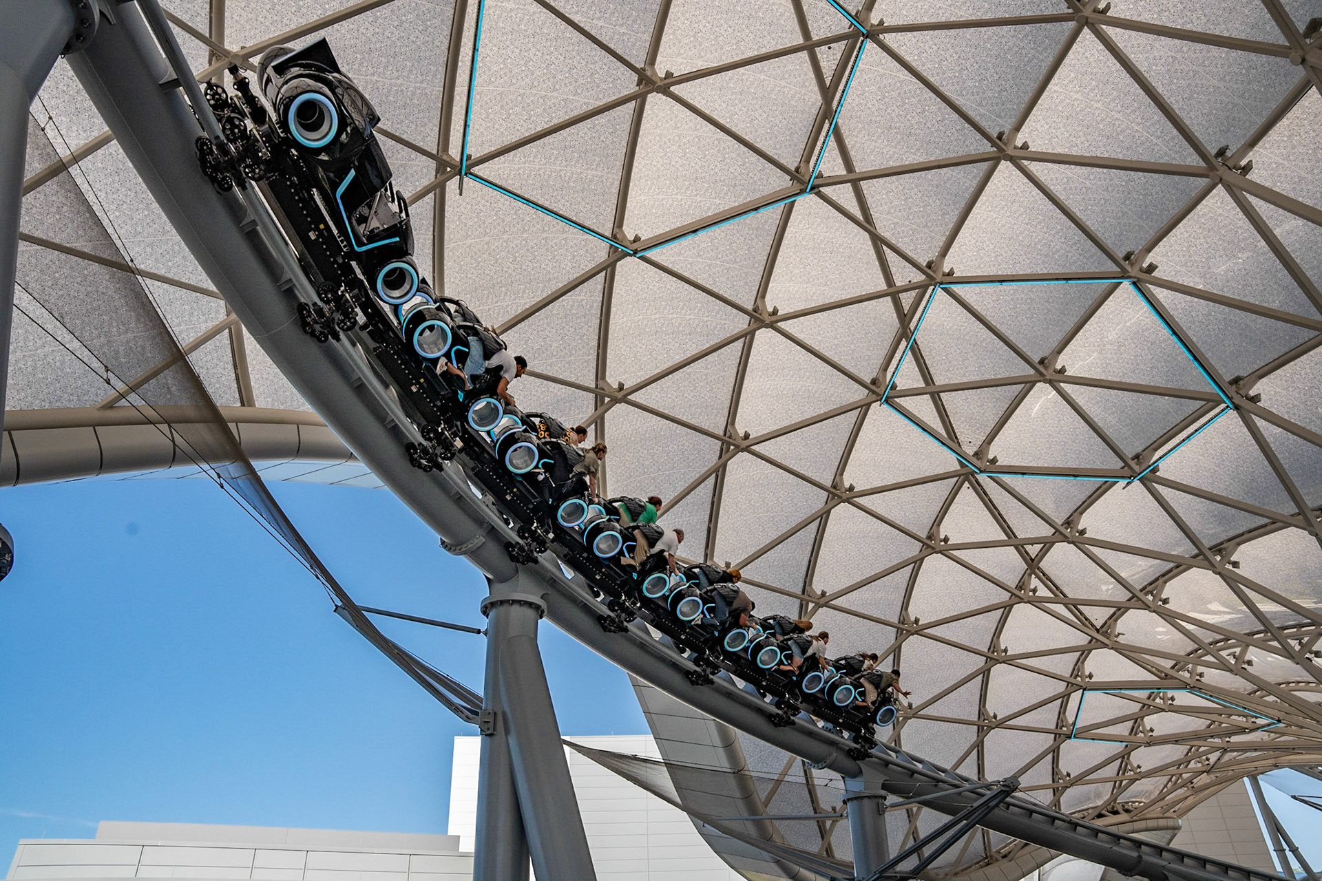 Photo by Jon Roost (www.jonroostphotos.com)