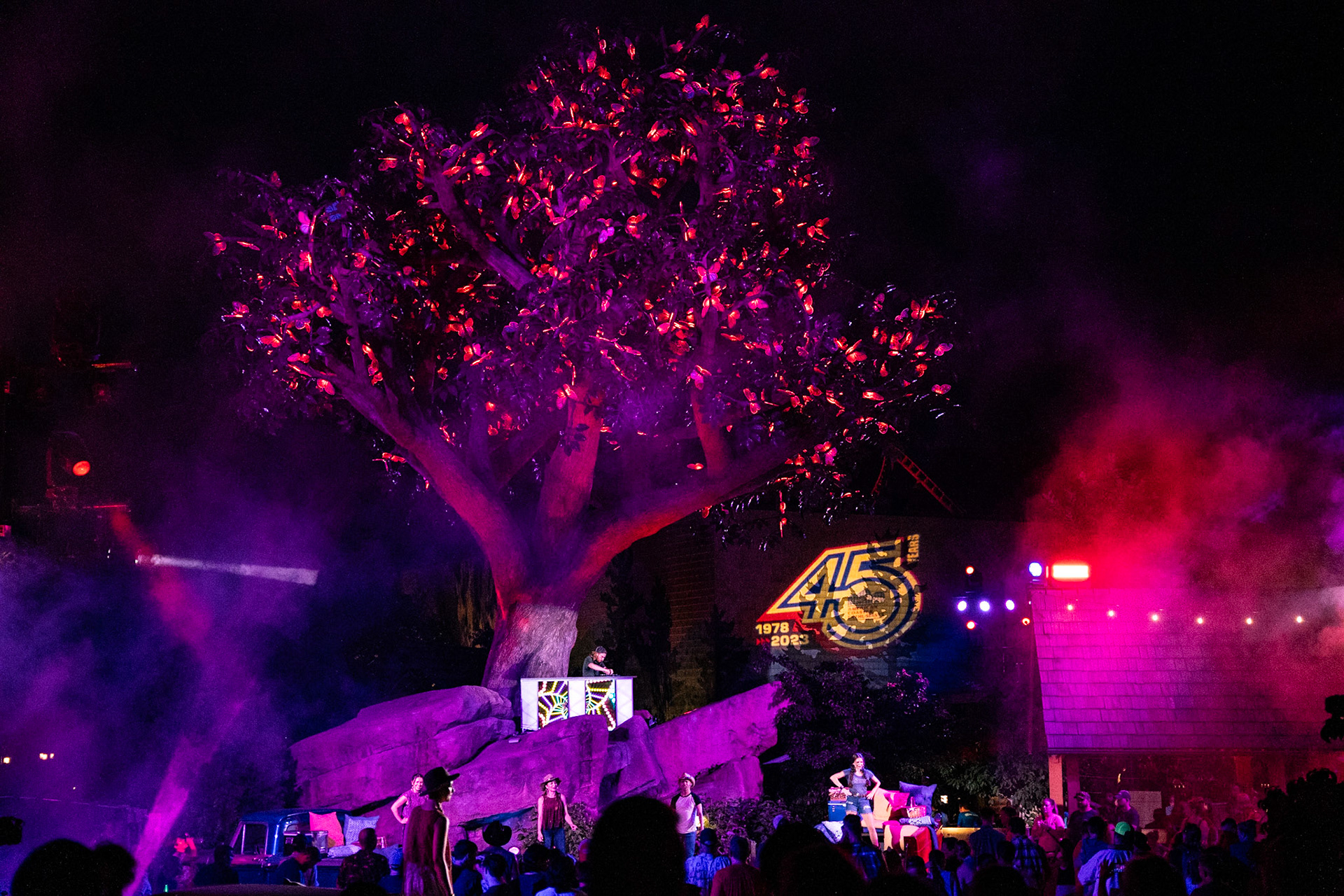 Photo by Jon Roost (www.jonroostphotos.com)