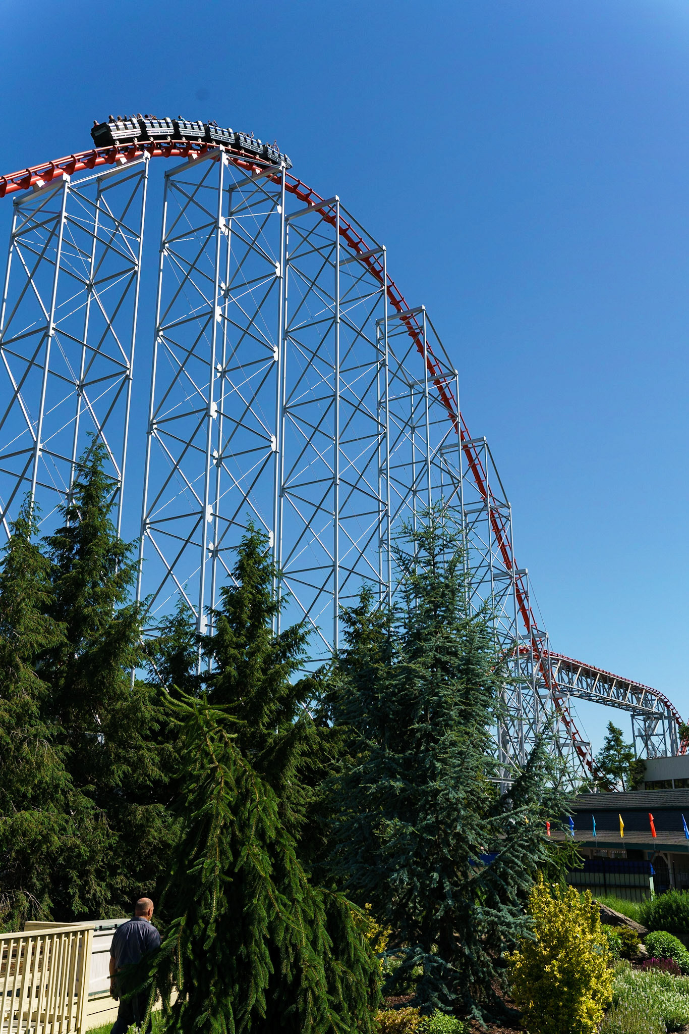 Photo by Jon Roost (www.jonroostphotos.com)