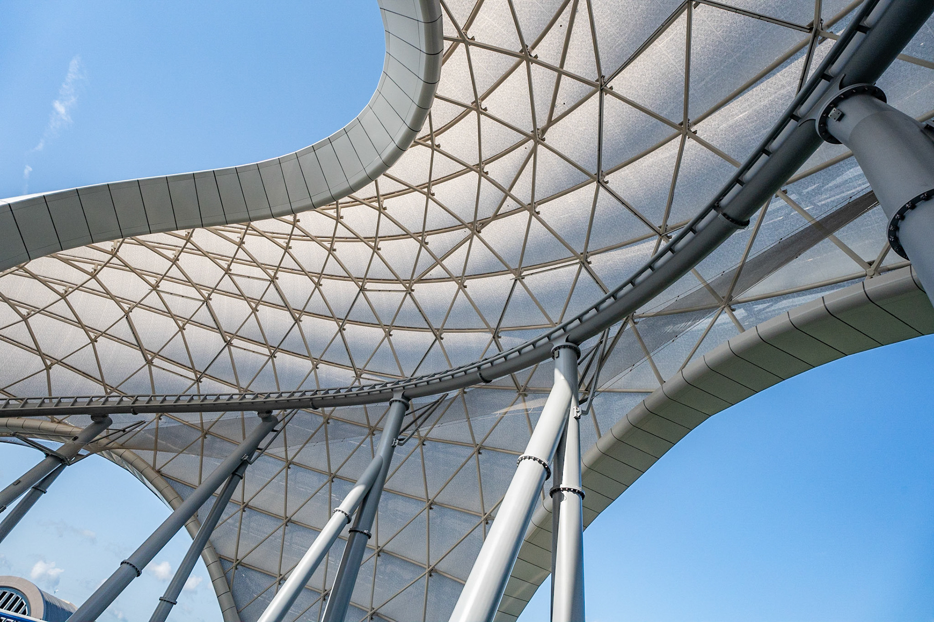 Photo by Jon Roost (www.jonroostphotos.com)