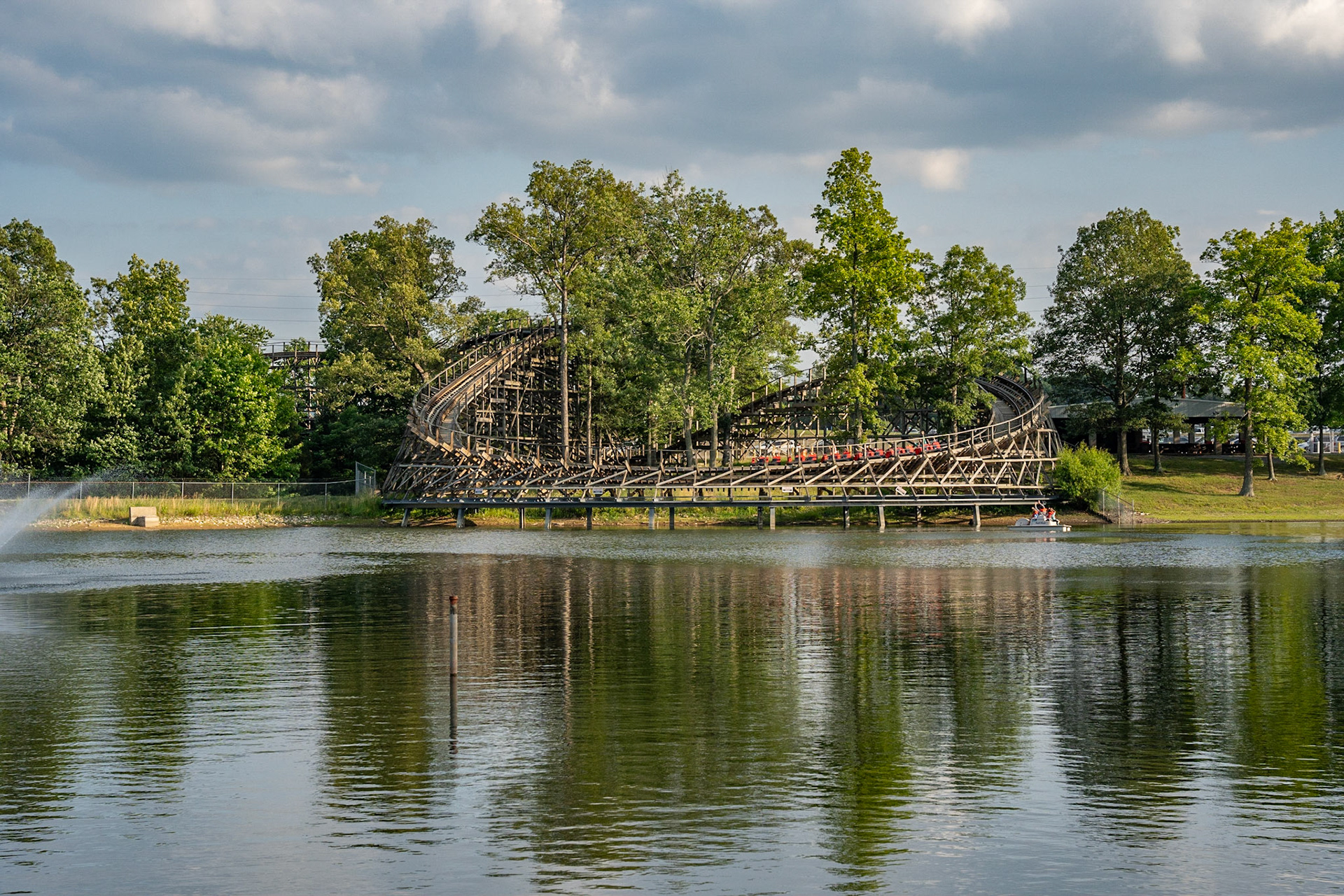 Photo by Jon Roost (www.jonroostphotos.com)