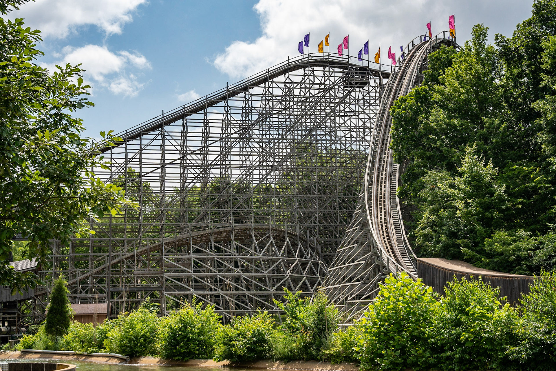 Photo by Jon Roost (www.jonroostphotos.com)