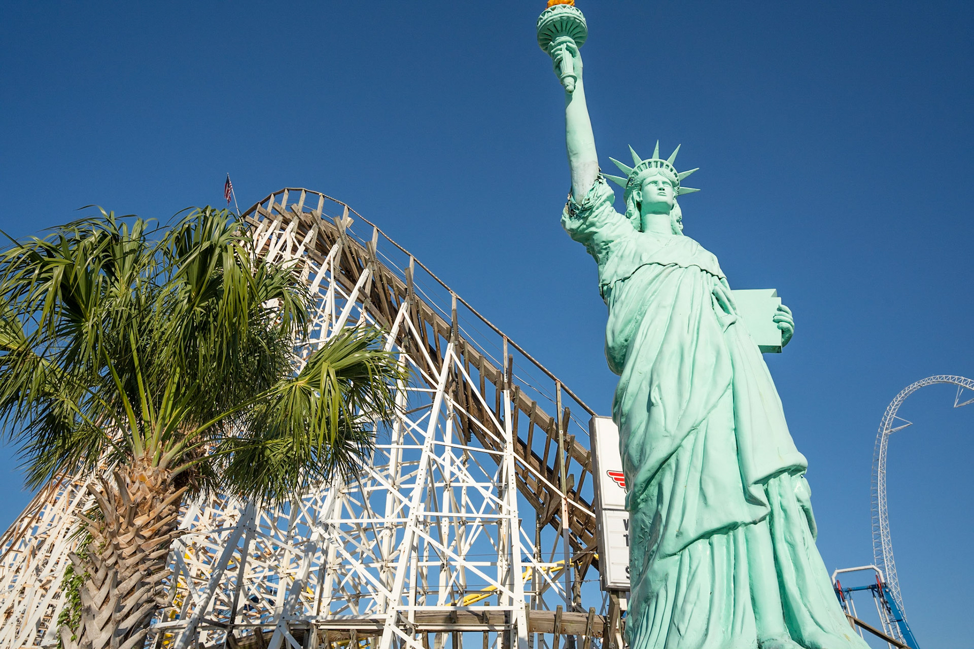 Photo by Jon Roost (www.jonroostphotos.com)