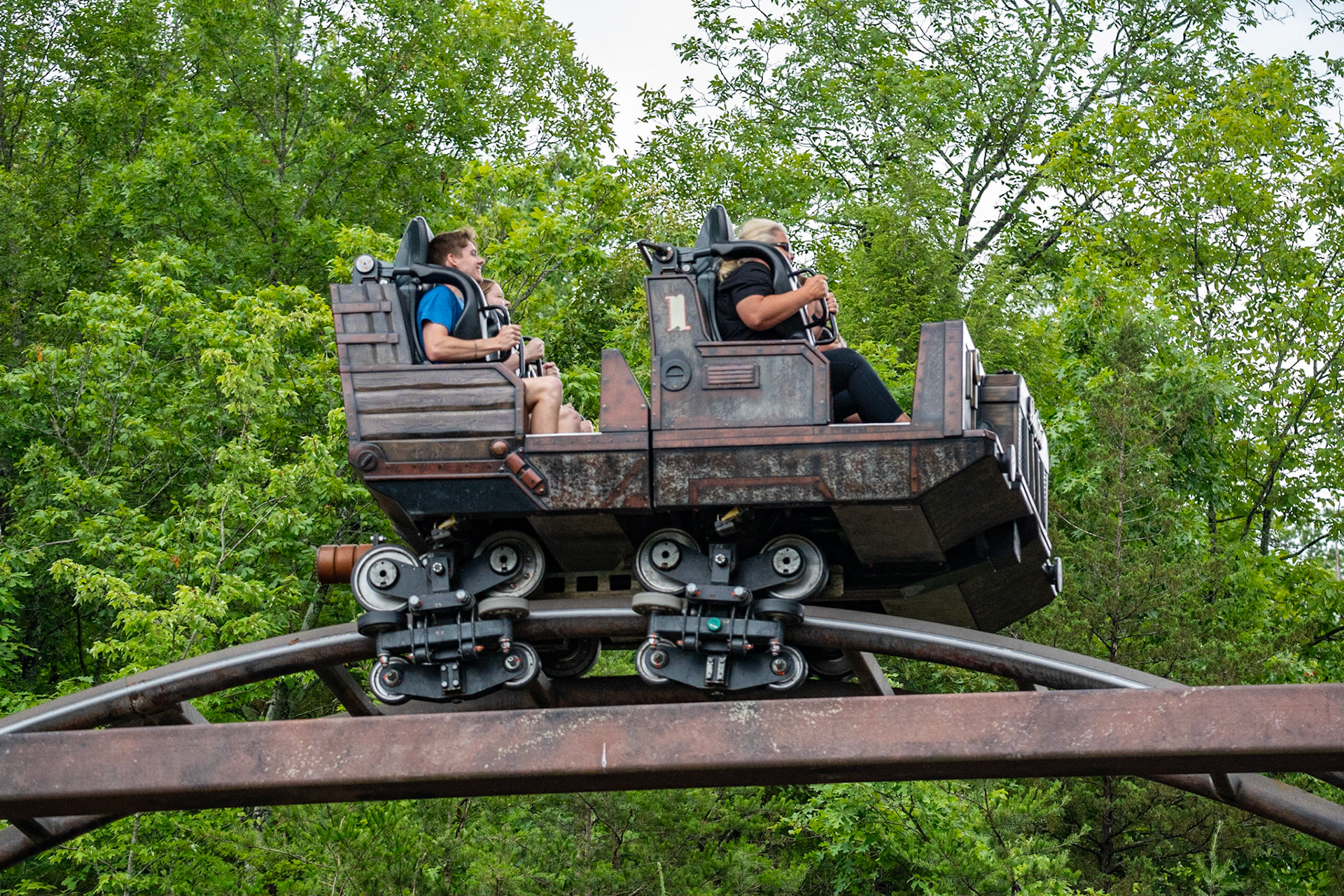 Photo by Jon Roost (www.jonroostphotos.com)