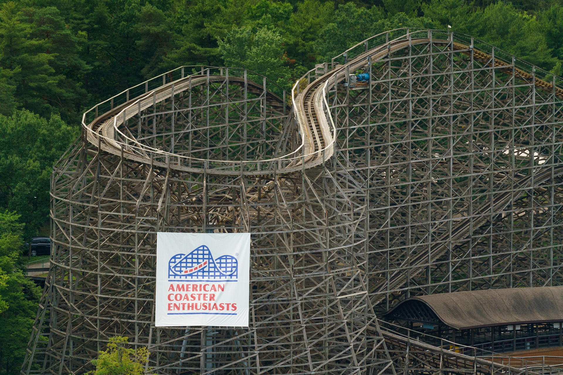 Photo by Jon Roost (www.jonroostphotos.com)