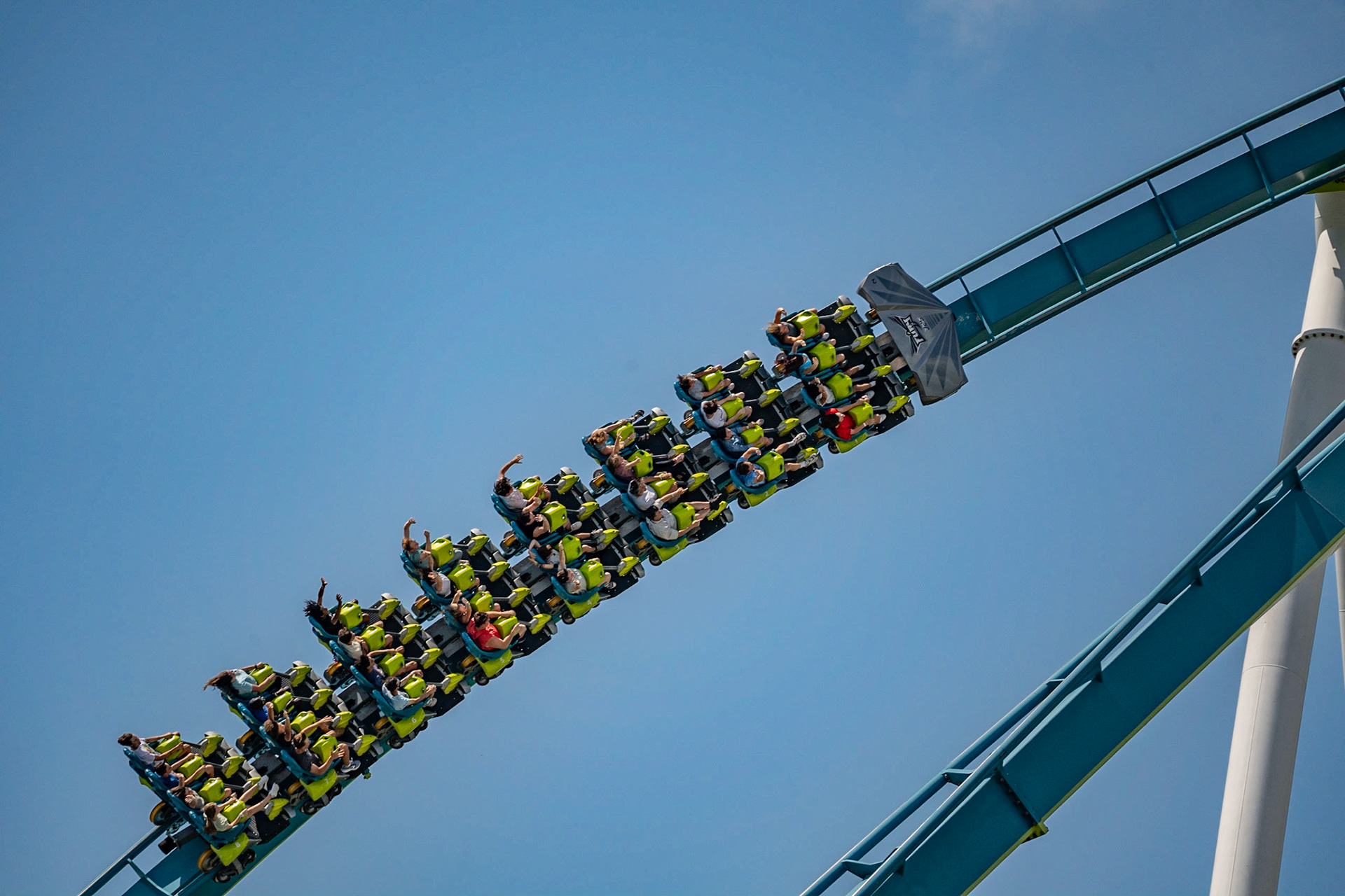 Photo by Jon Roost (www.jonroostphotos.com)