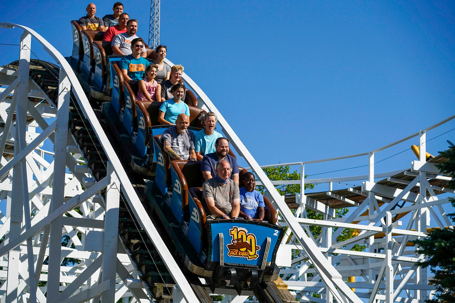 Photo by Jon Roost (www.jonroostphotos.com)