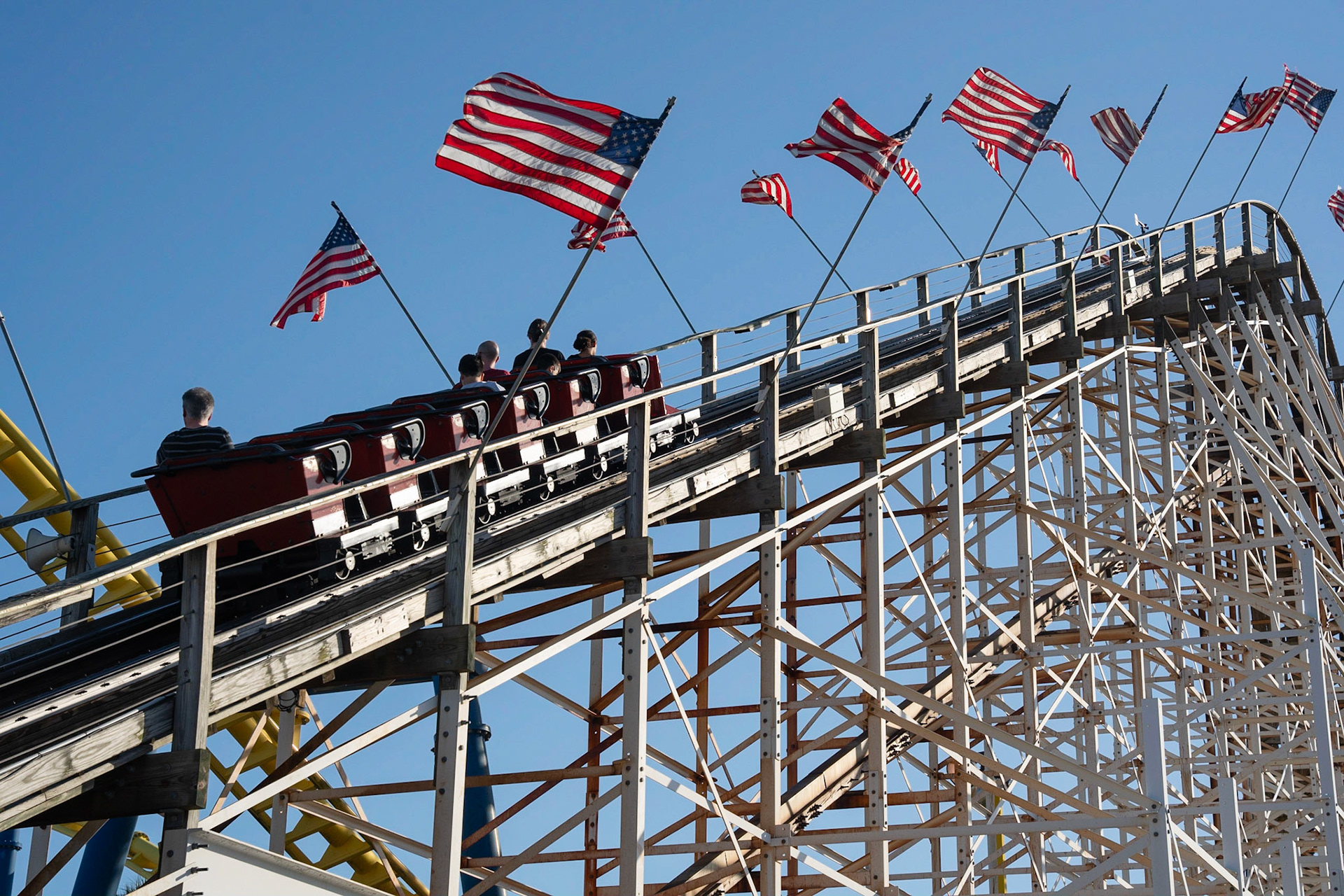 Photo by Jon Roost (www.jonroostphotos.com)