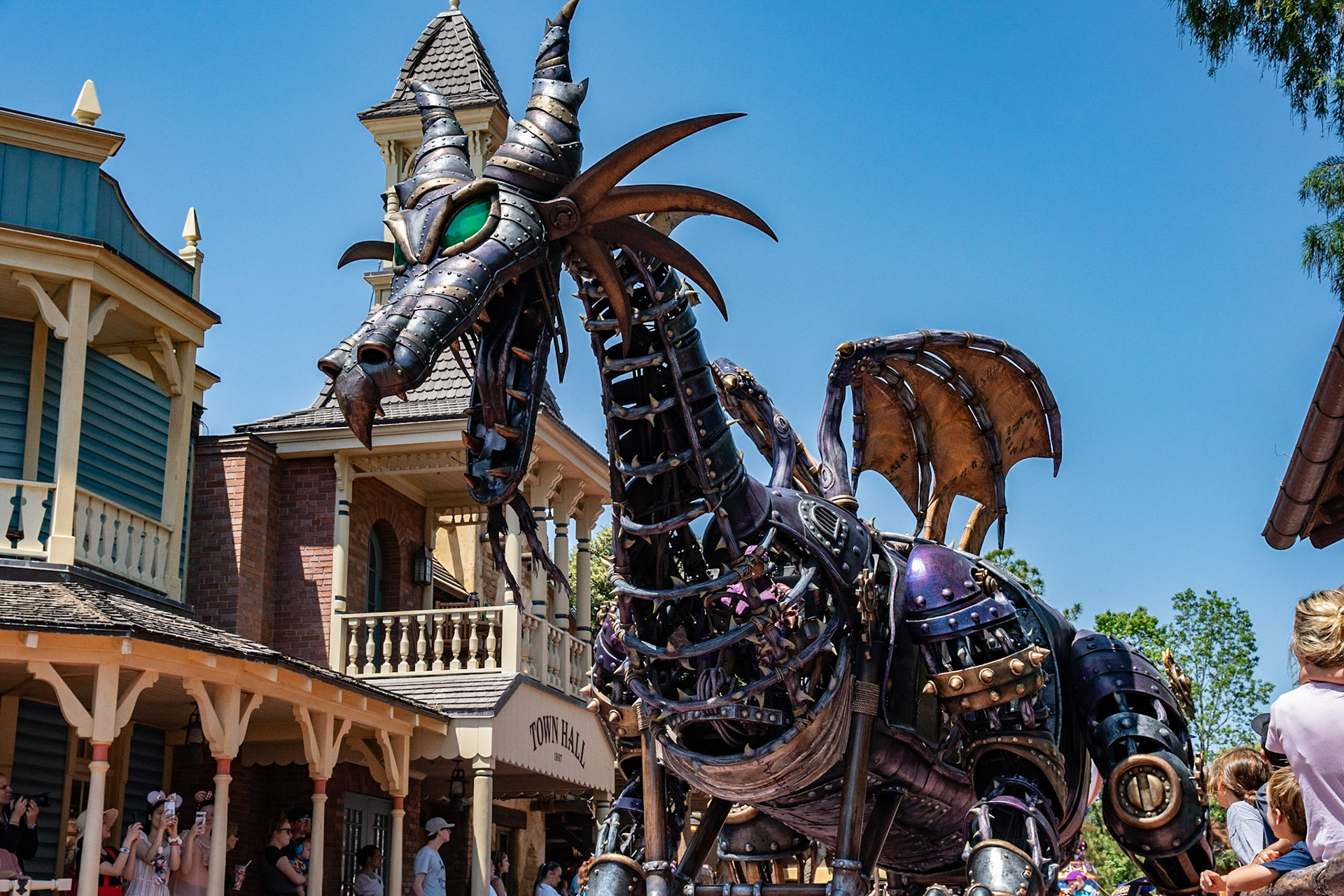 Photo by Jon Roost (www.jonroostphotos.com)