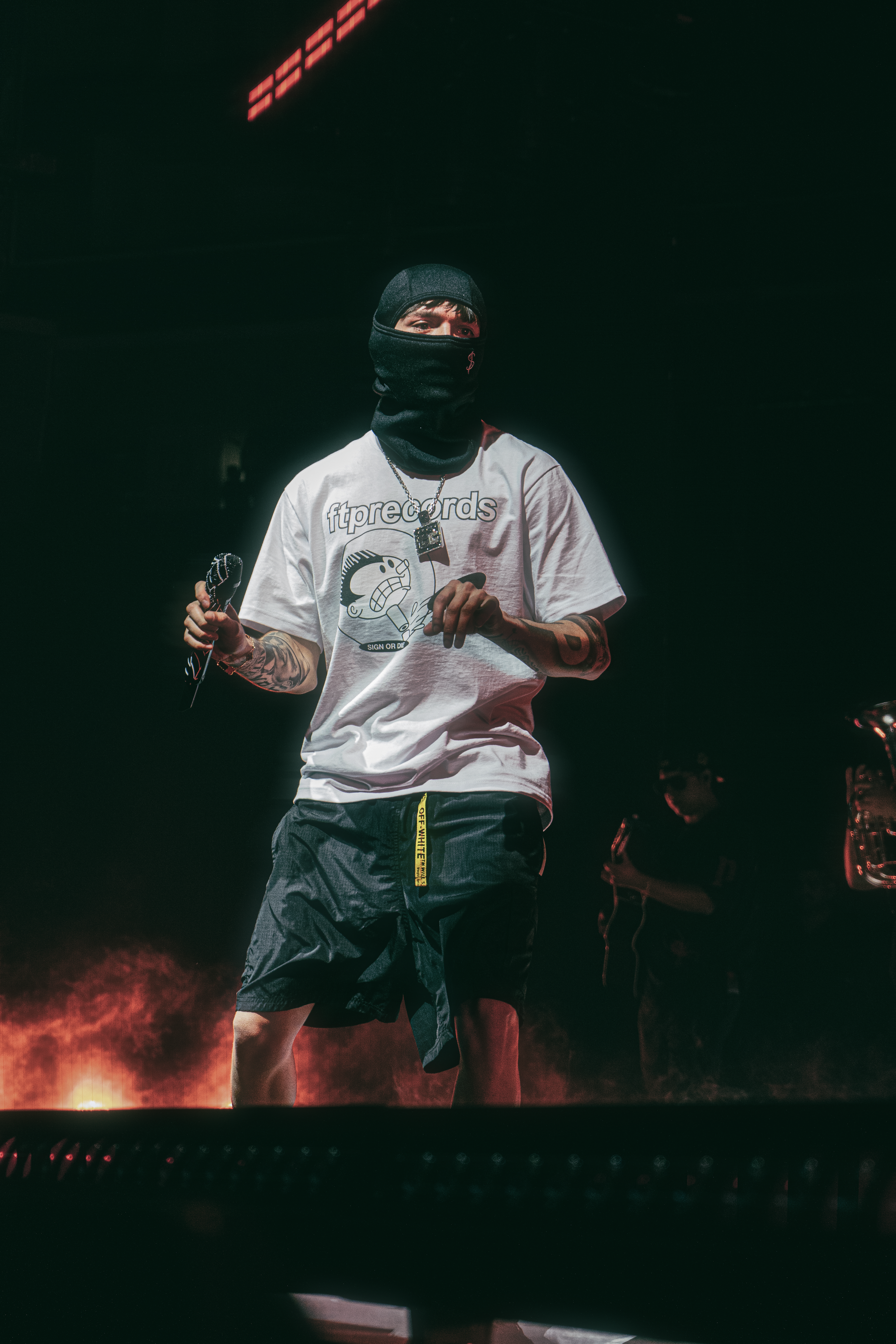 PE$O PLUMA