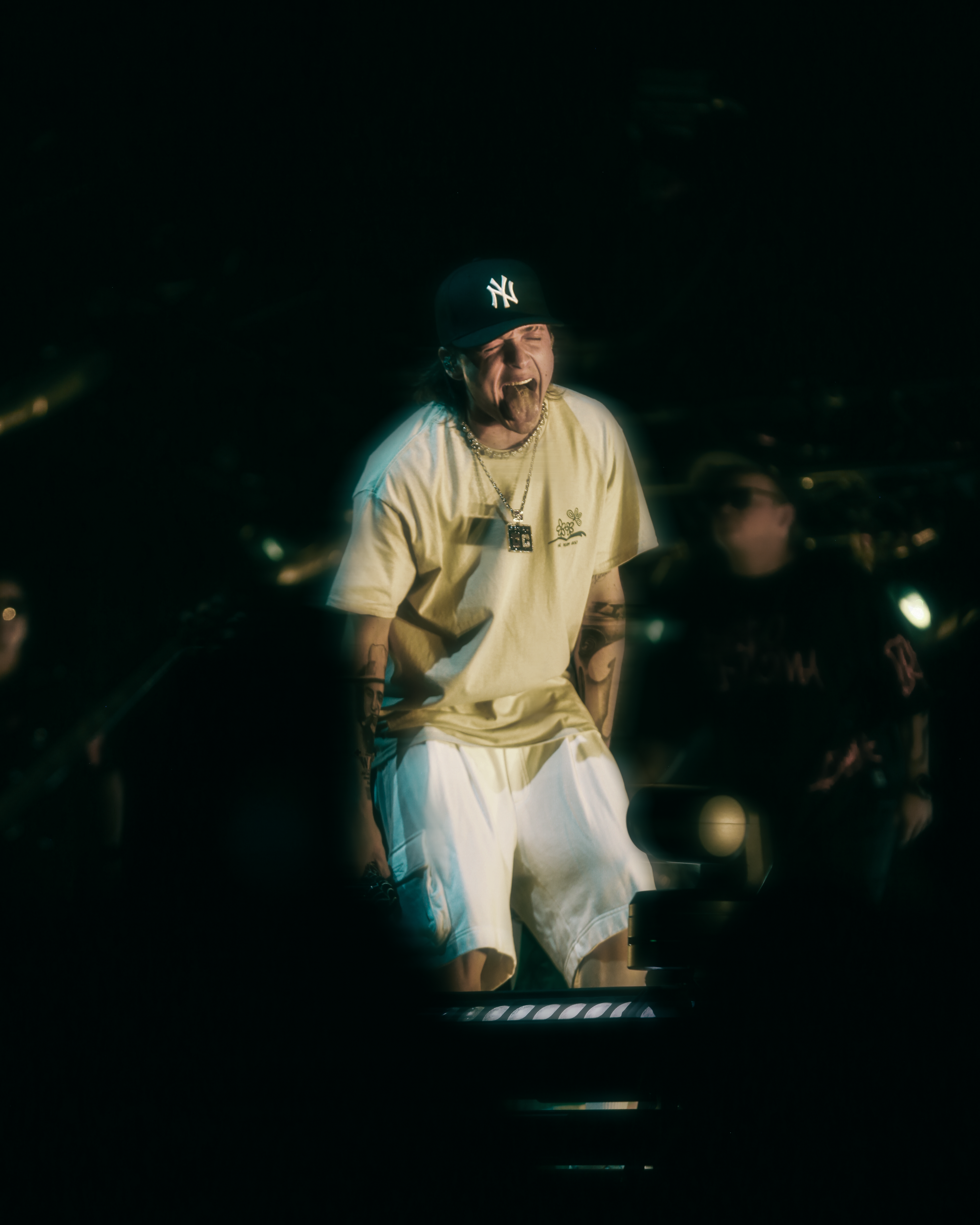 PE$O PLUMA