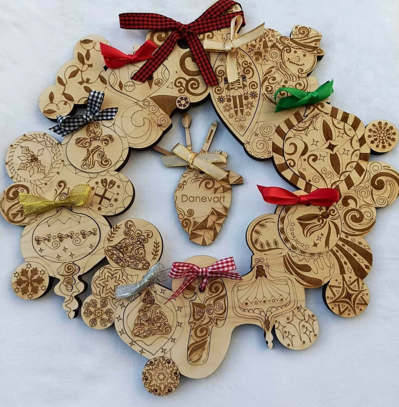Holiday wreath, laser cut wood