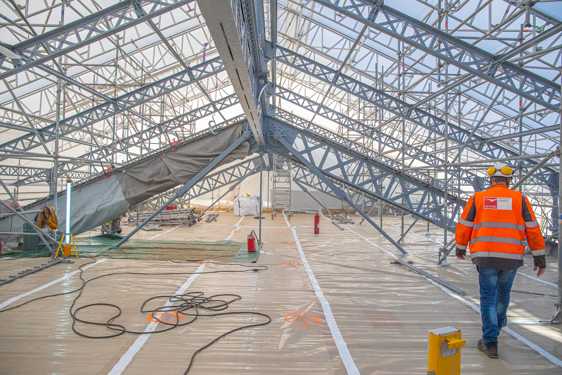 Rénovation toitures et verrières GHV et PHV Gare d'Austerlitz - ALTRAD PREZIOSO