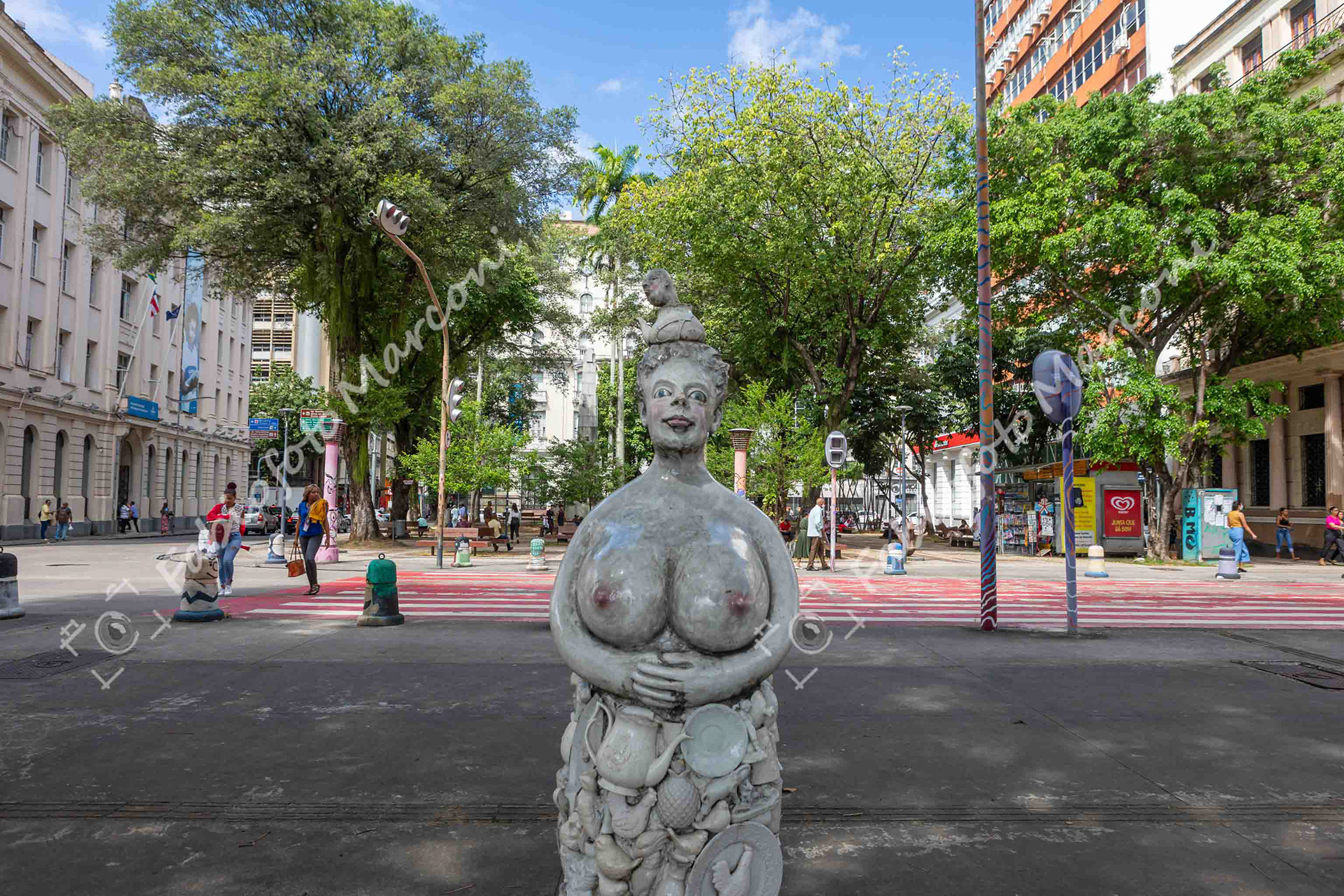 COMÉRCIO, AVENIDAS E PRAÇAS 16