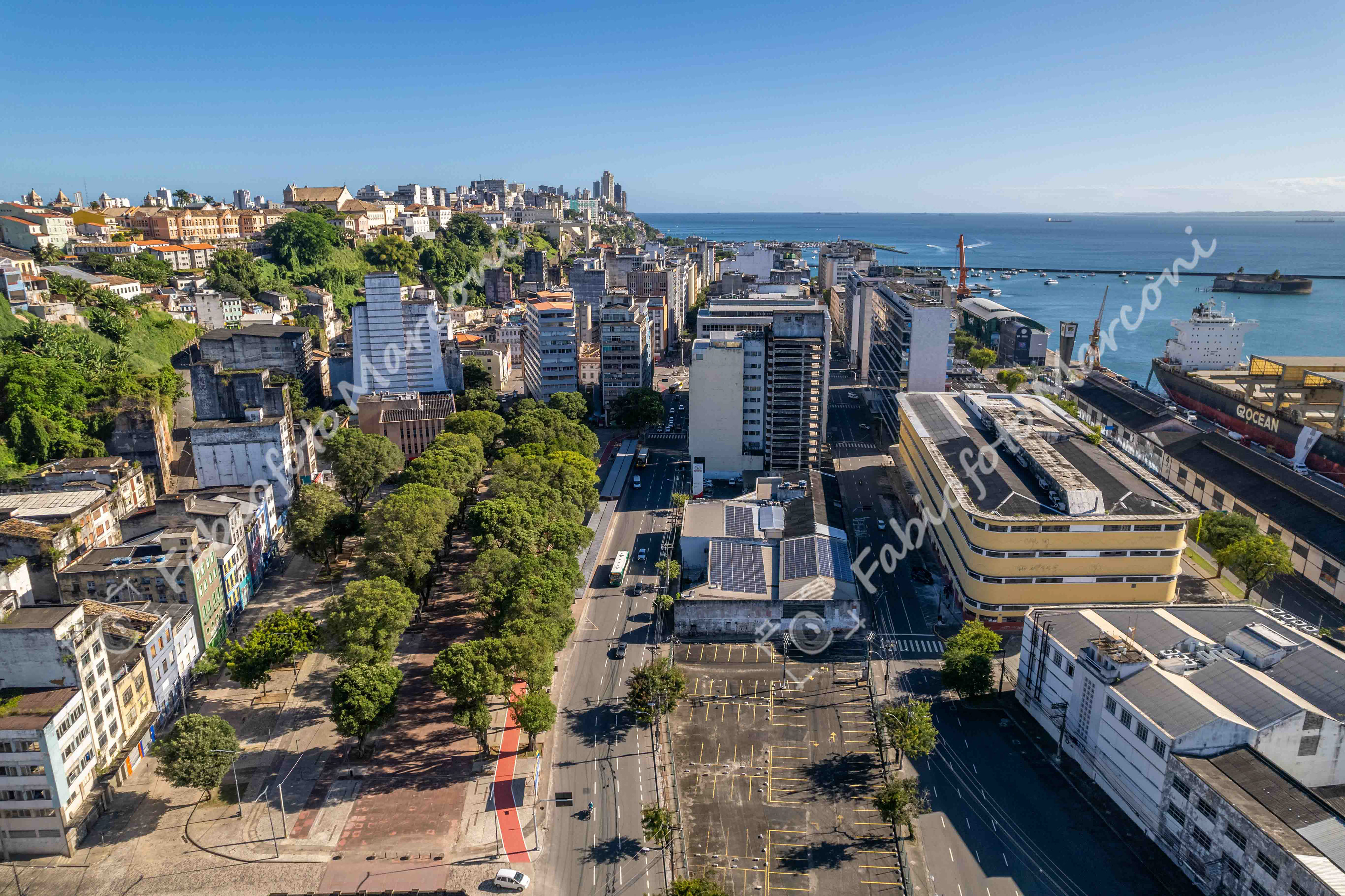 COMÉRCIO, AVENIDAS E PRAÇAS 61