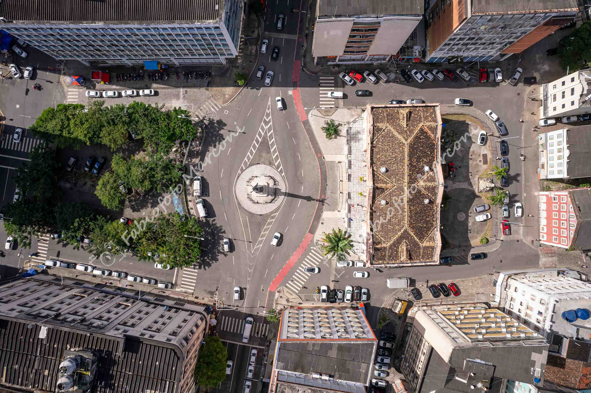 COMÉRCIO, AVENIDAS E PRAÇAS 36