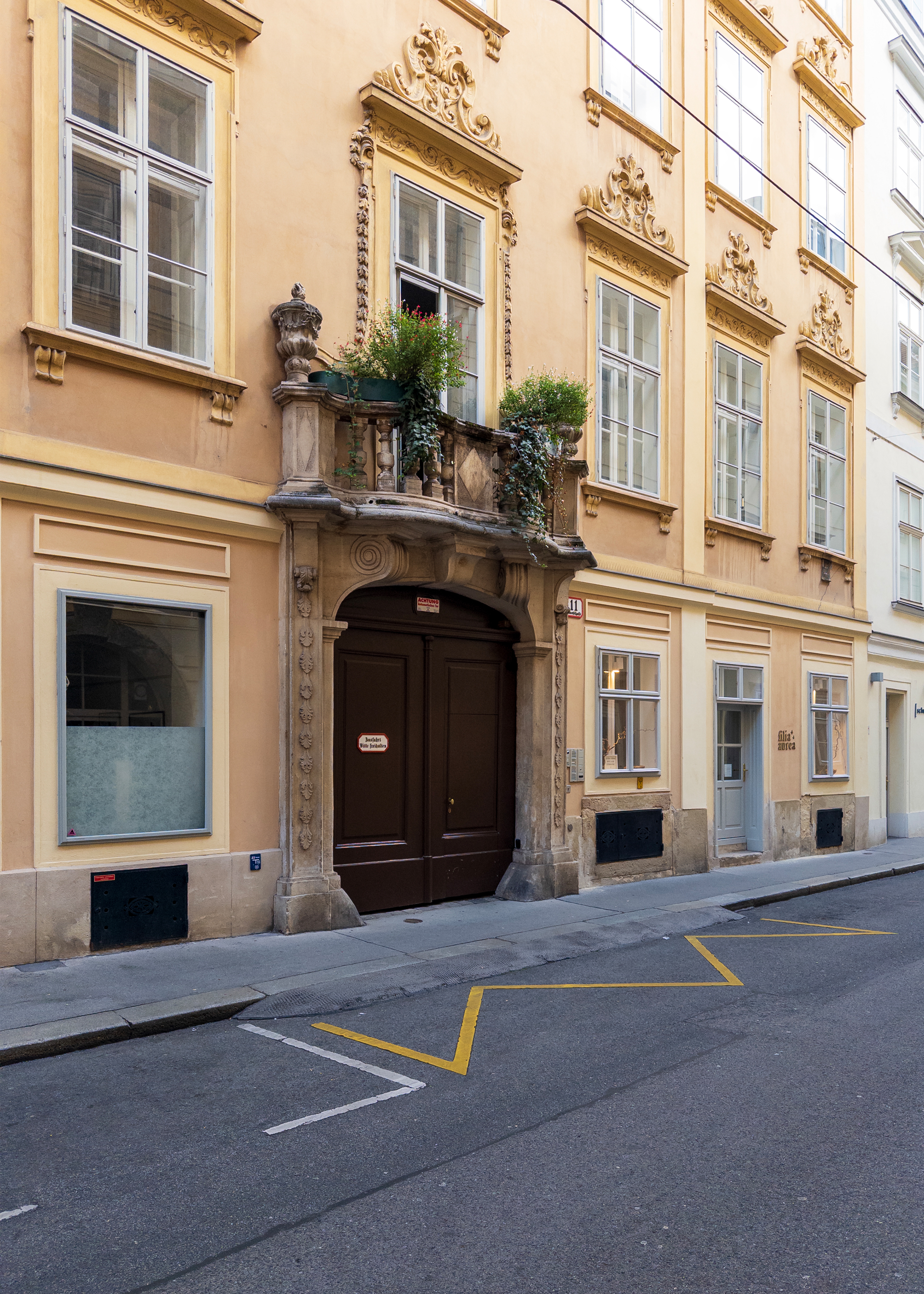 Sonnenfelsgasse © Nicholas V. K.