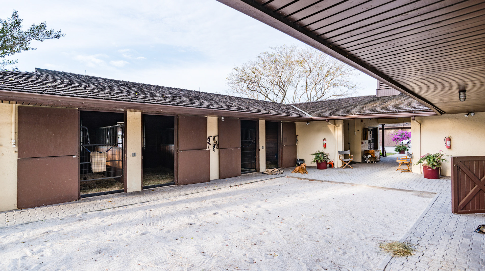 Stall interior and courtyard in Wellington, FL