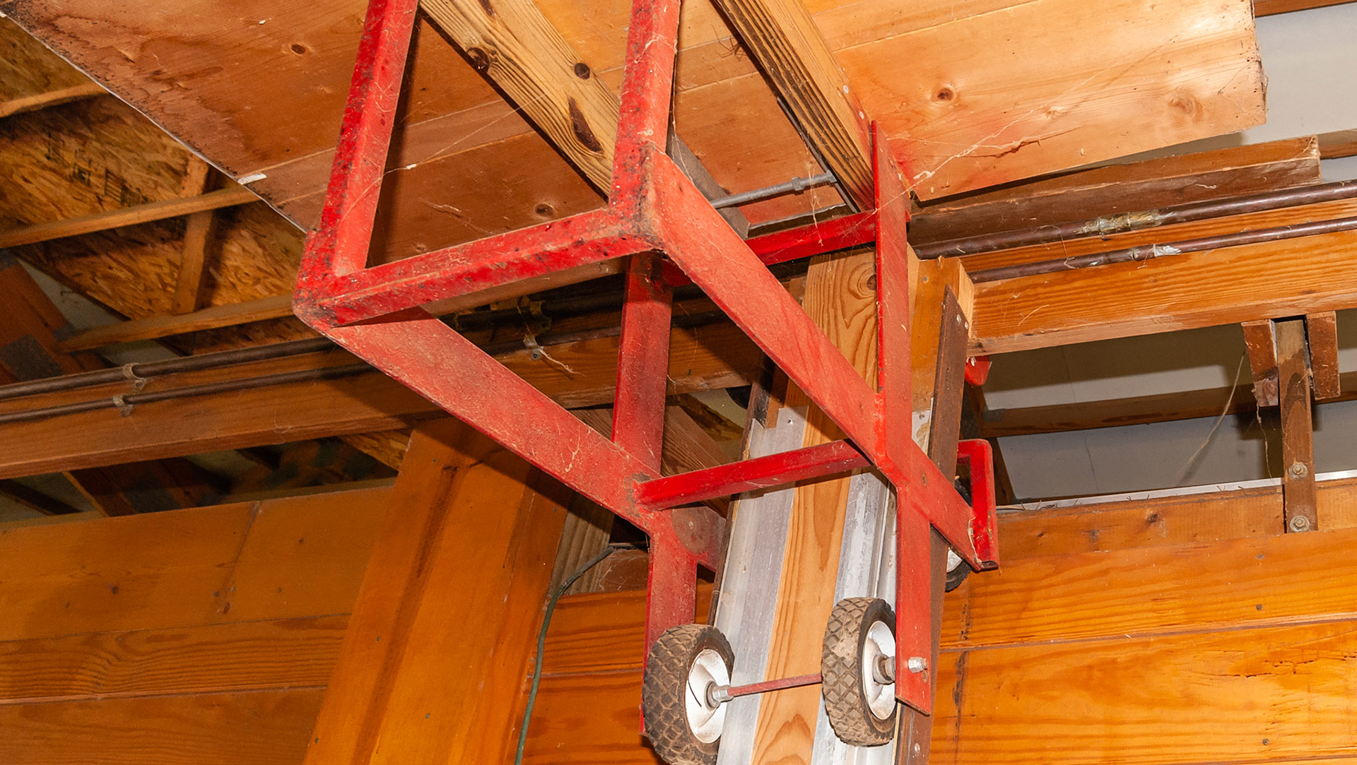 This is a custom made lift for getting hay bales into the loft.