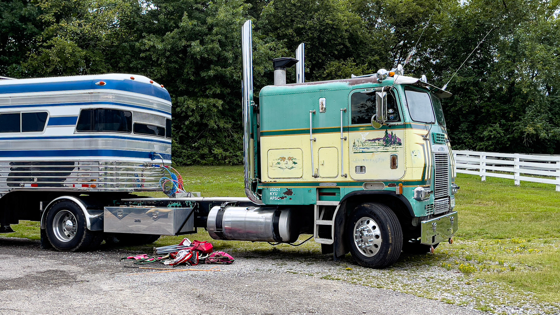 This is a horse trailer on an old Freightliner tractor exactly like the one I drove in 1974. It has been modified with the removal of one truck axle making the wheelbase very long which smooths the ride but makes it less maneuverable in tight places.