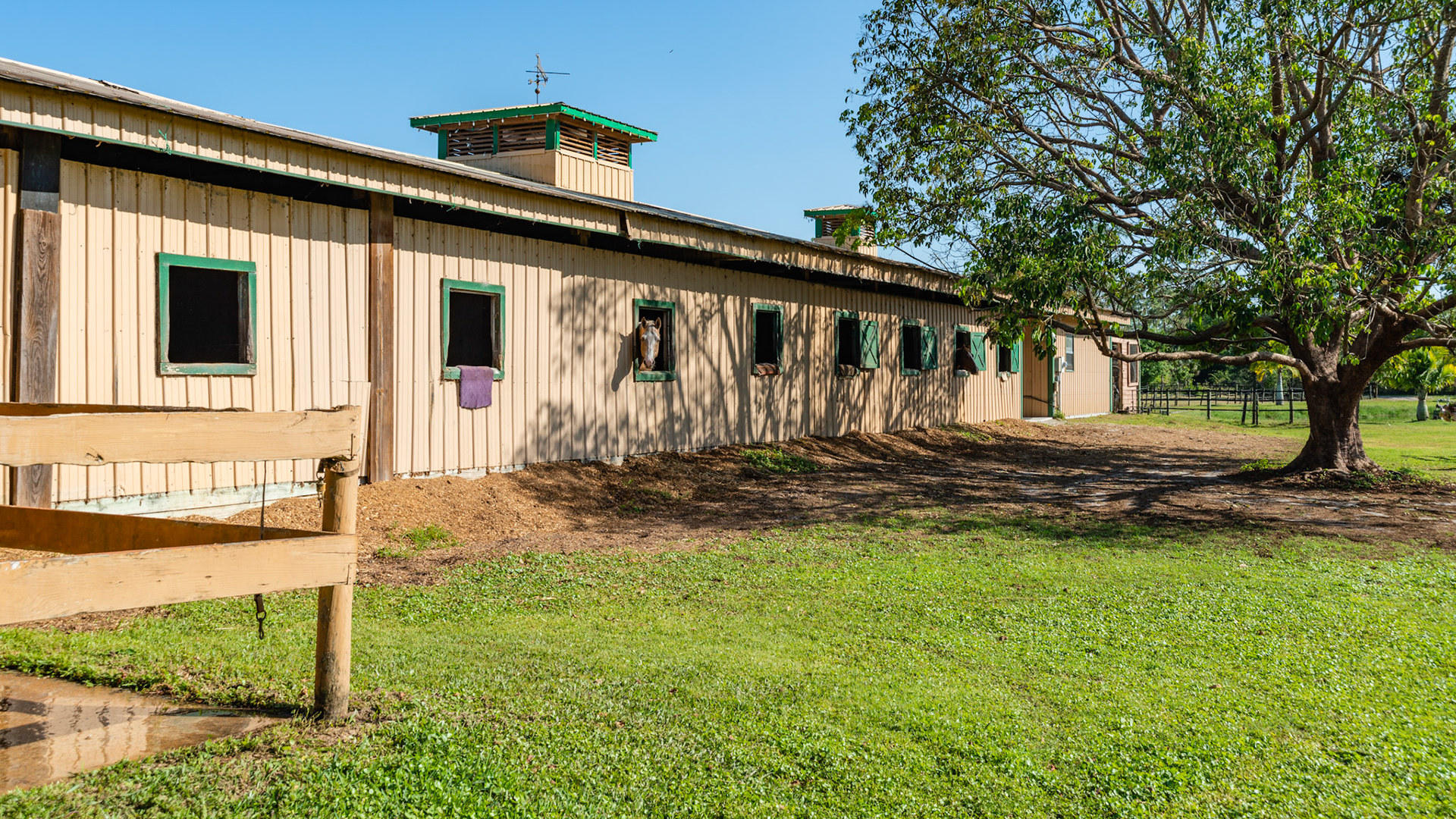 Loxahatchee, FL barn