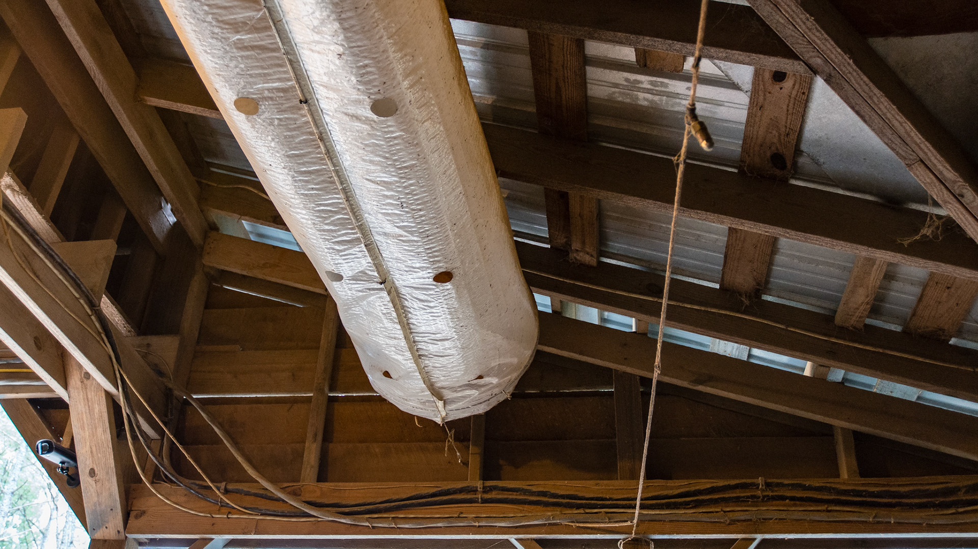 Overhead tube force air ventilatuin system in Alpharetta, GA