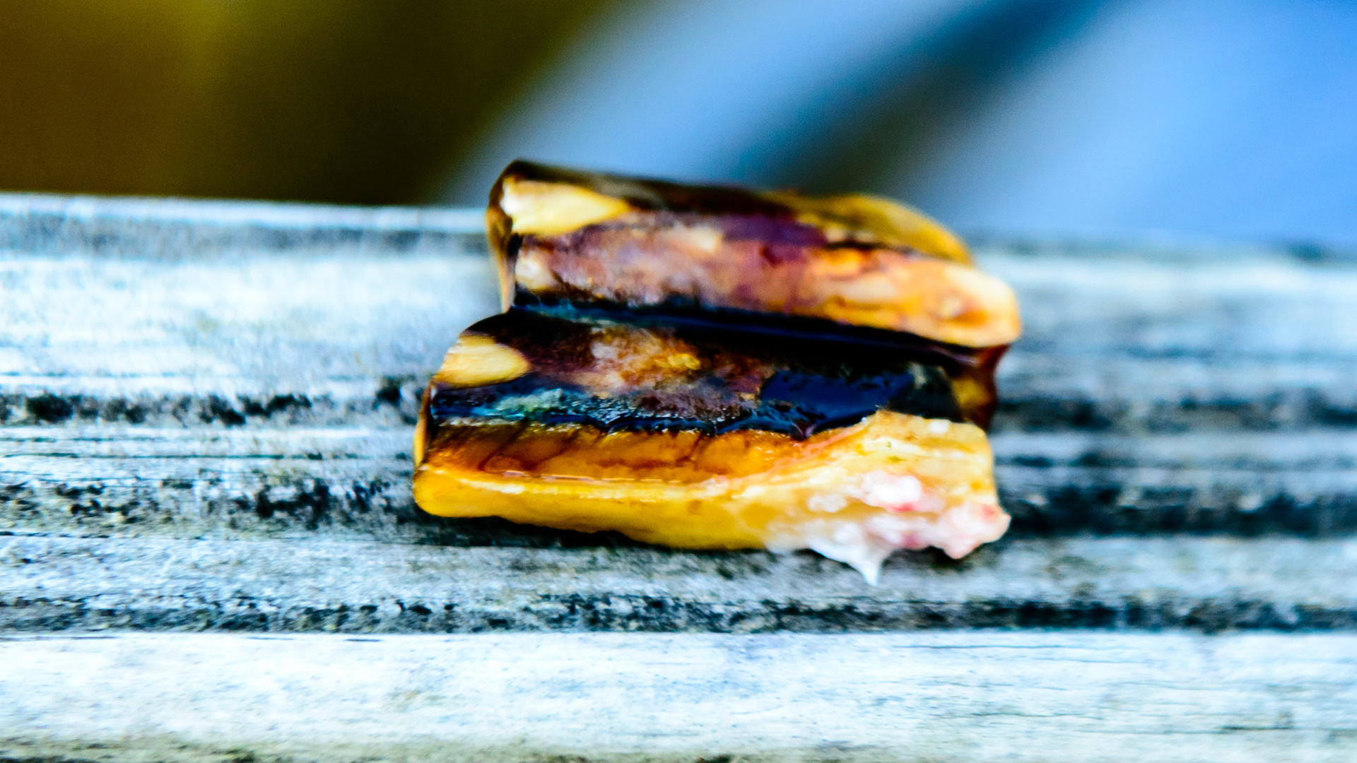 More cheek tooth fracture pieces.