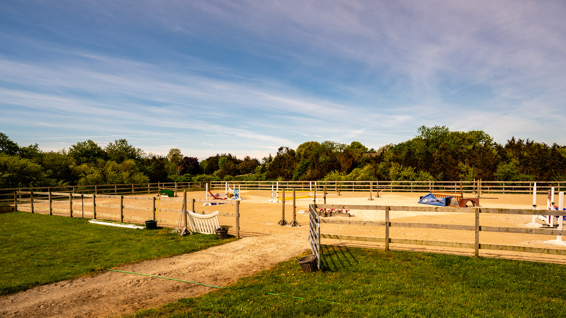 Outdoor ring in the Hamptons, NY
