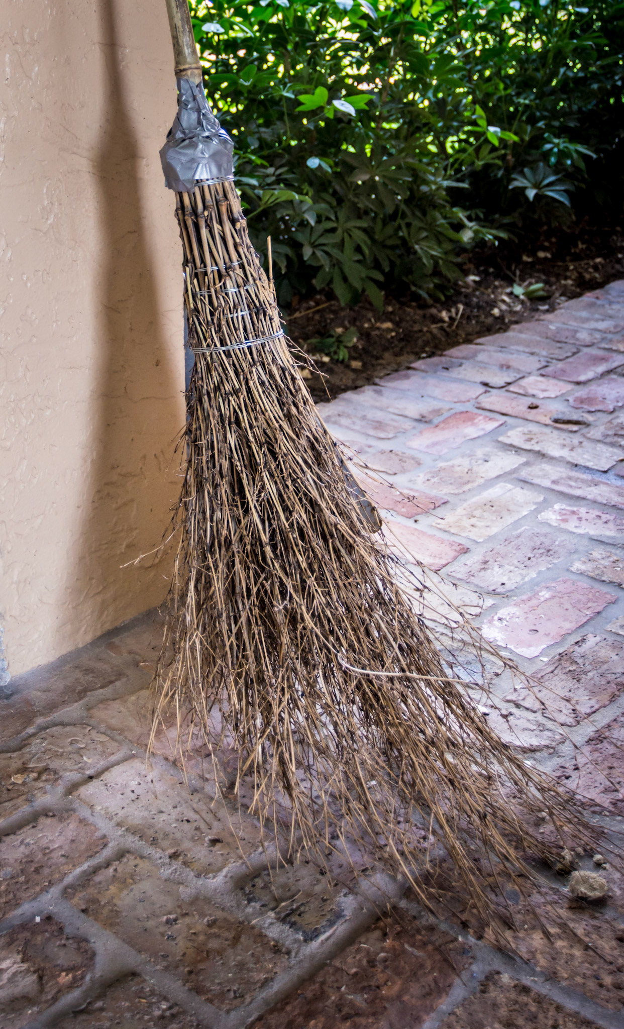 Barn broom