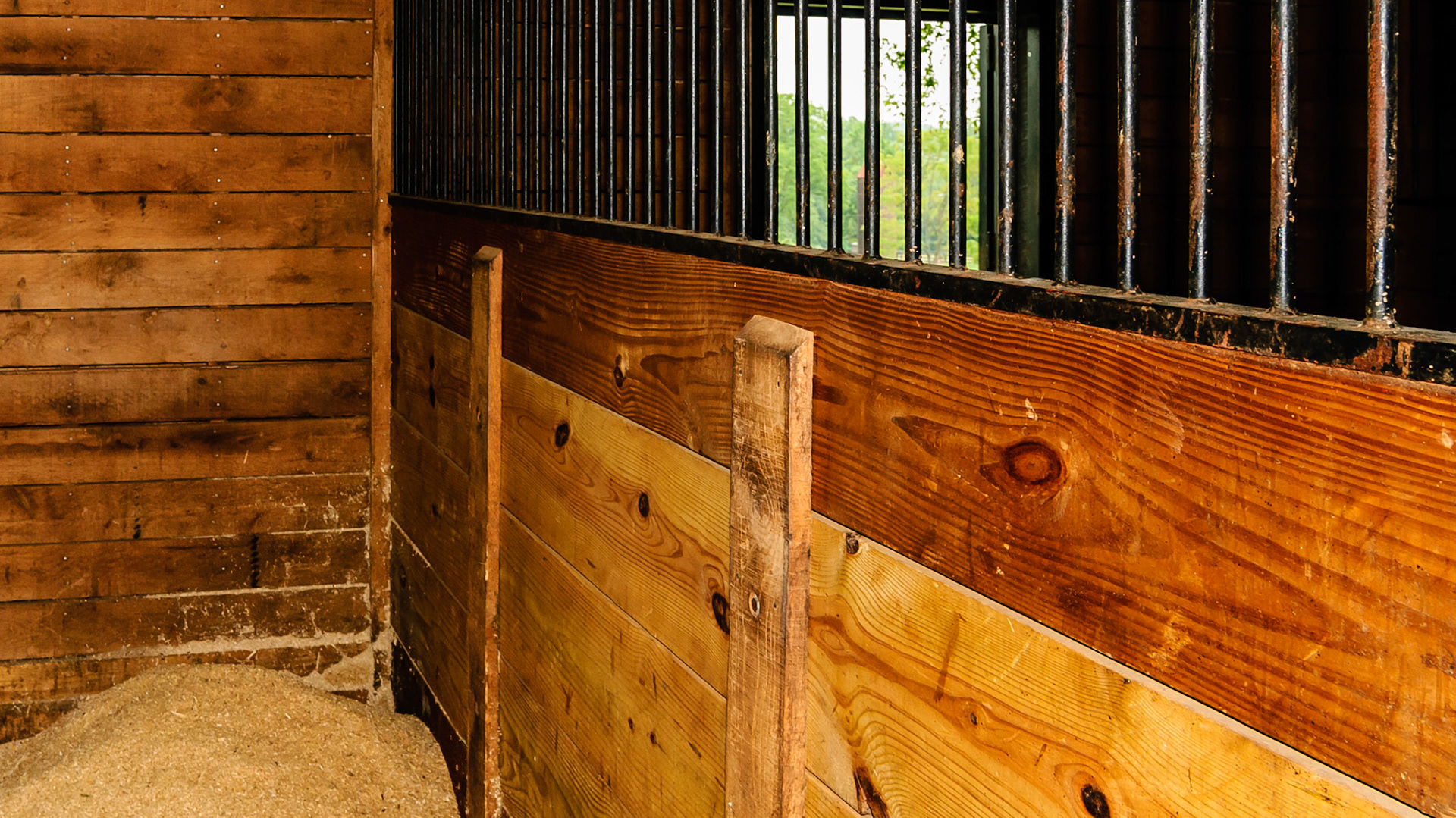 Double sandwich boards, beveled top edge, recessed bolt heads and nuts.