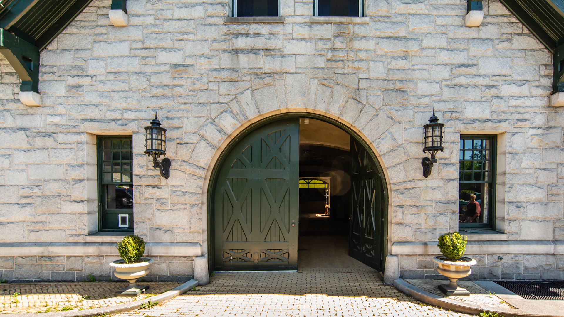 A famous barn in CT that was built in the 1940's by the same archetect used in the building of Grand Central Station in NYC.