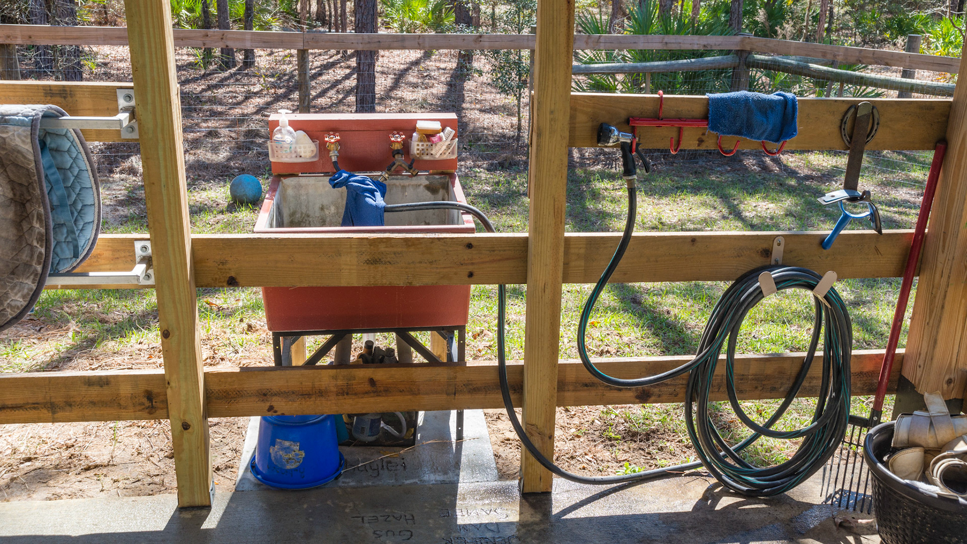 Outdoor sink in Dunnellen, FL