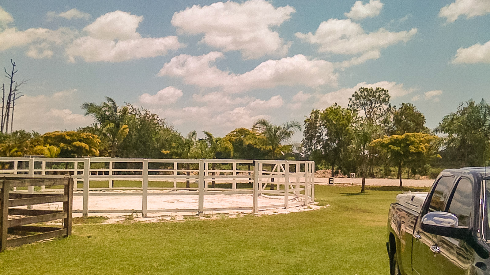 Outdoor round pen